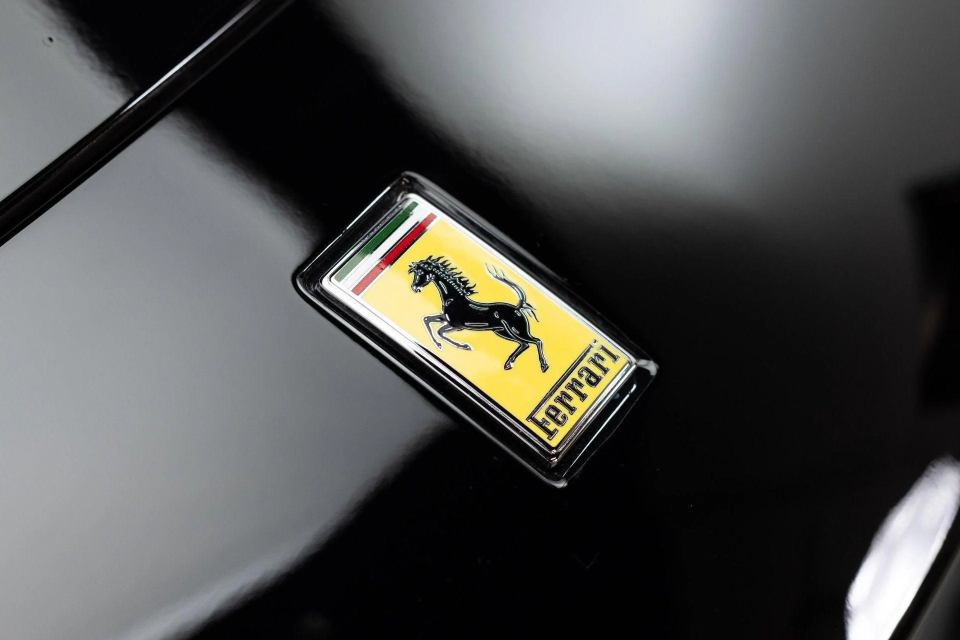 mph017_1406868763_Used_2022_Ferrari_Roma_1780581051_4bc658a3c5