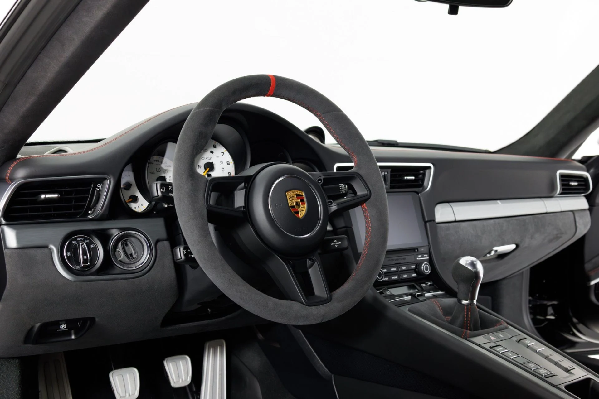 mph017_1415177552_Used_2018_Porsche_911_GT_3_1781025611_02ece01343