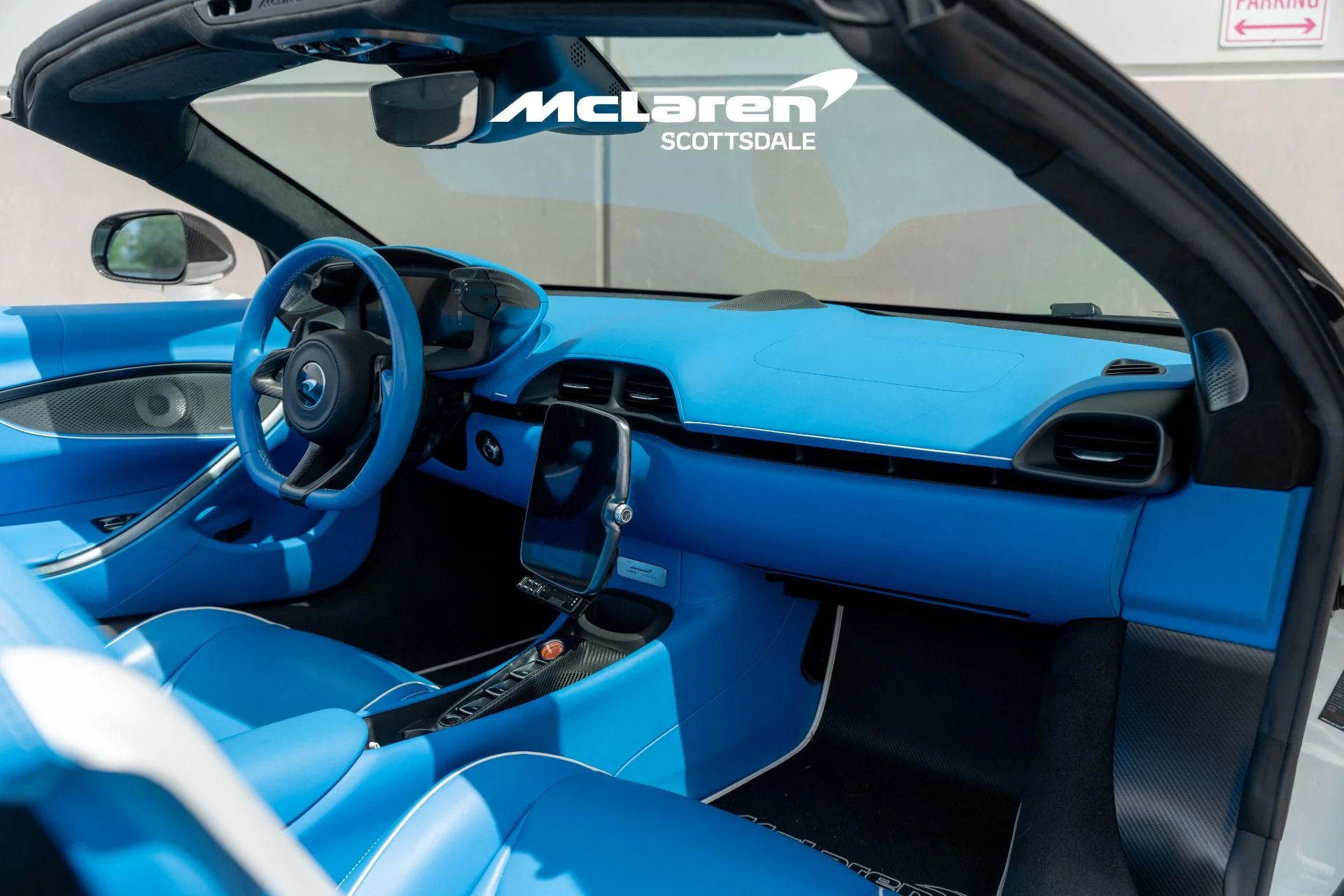 mph017_1431452169_Used_2025_MCLAREN_ARTURA_1787004100_7e3f415100