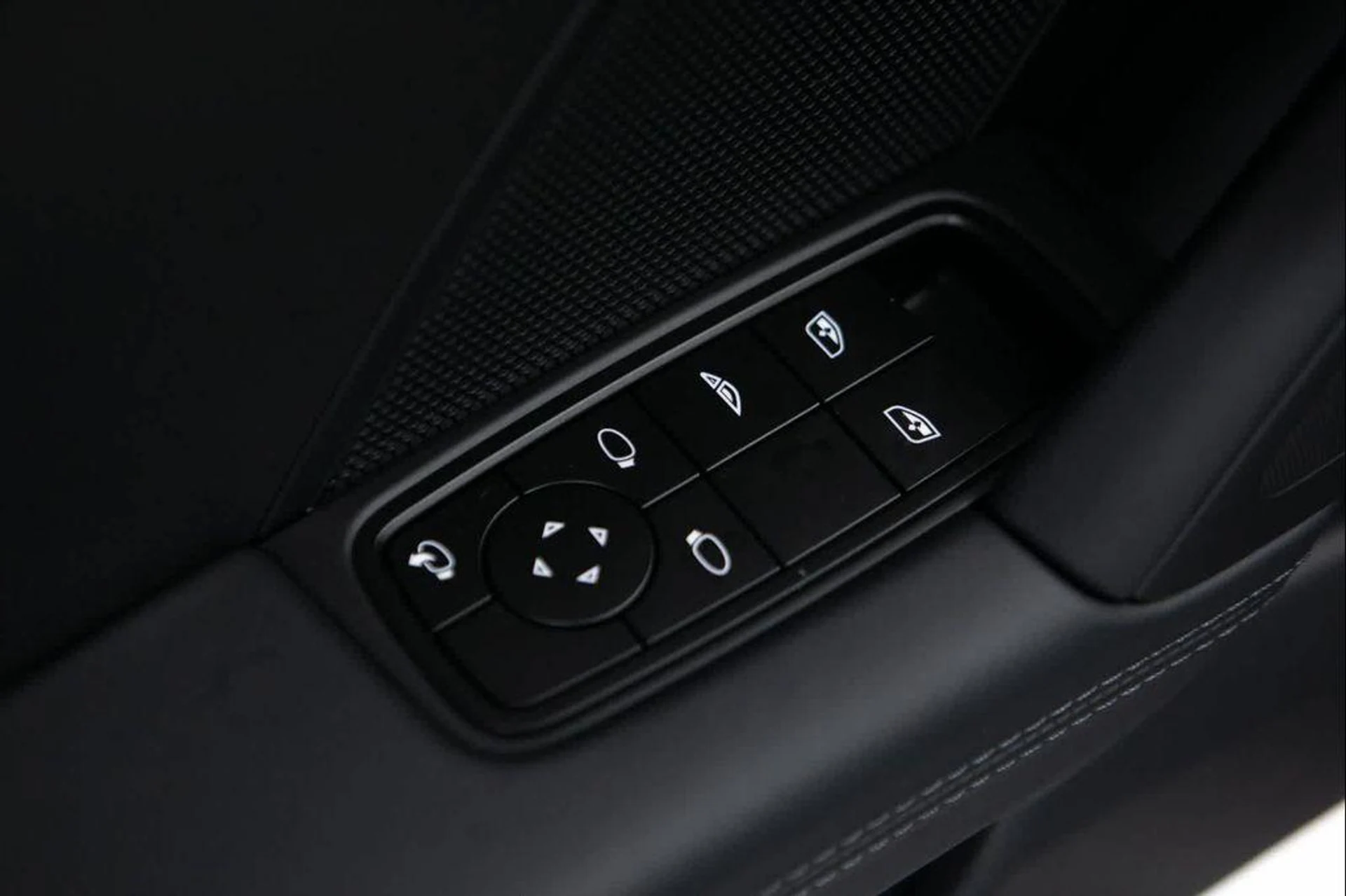 mph017_1454439064_BU_4v_TTXRSKLYDQZY_Er_V4_W8_O_Elu_I_976d2a2649