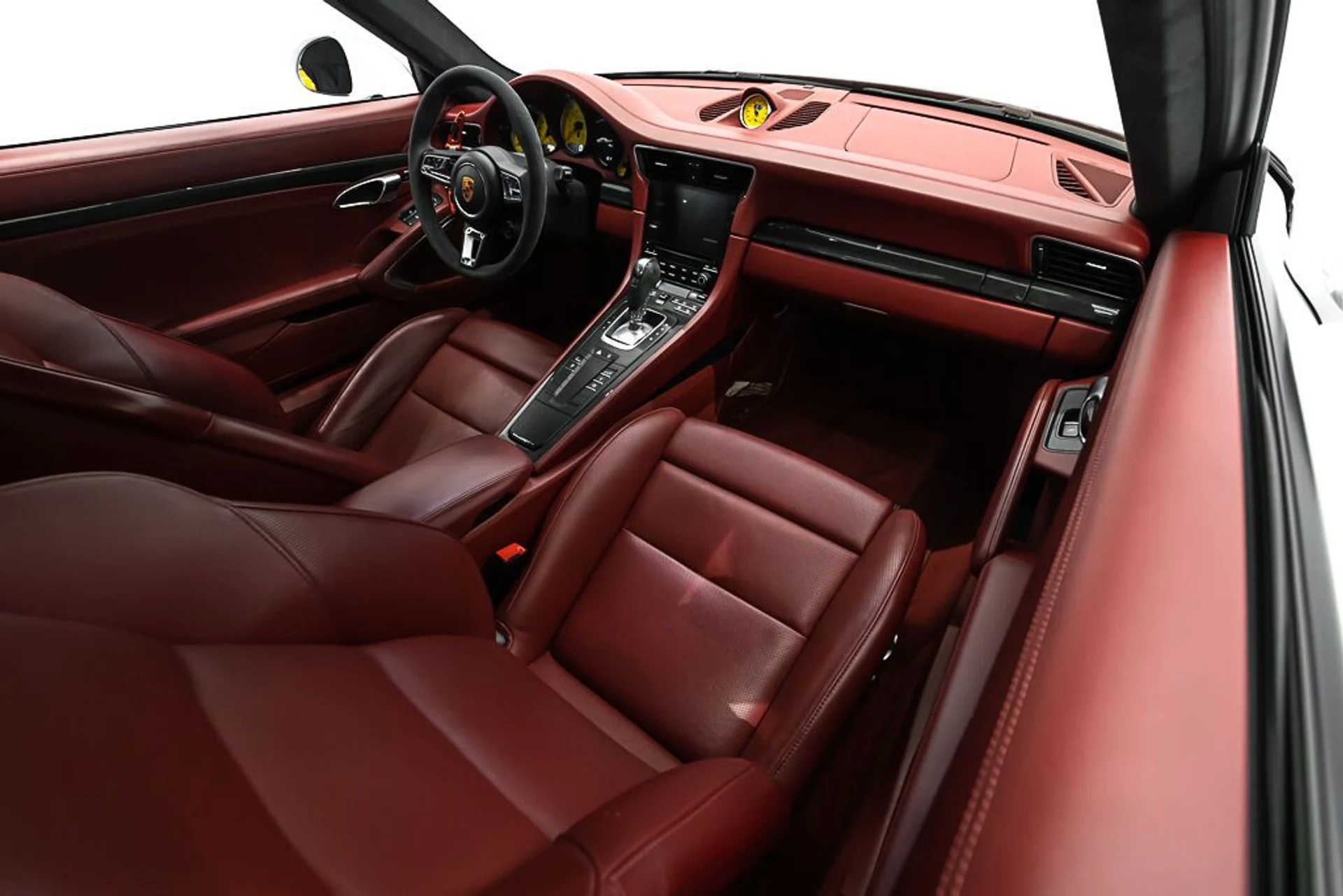 mph017_1465168789_porsche_911_2018_jpg_v_1773863537_e9ab5d3a8c