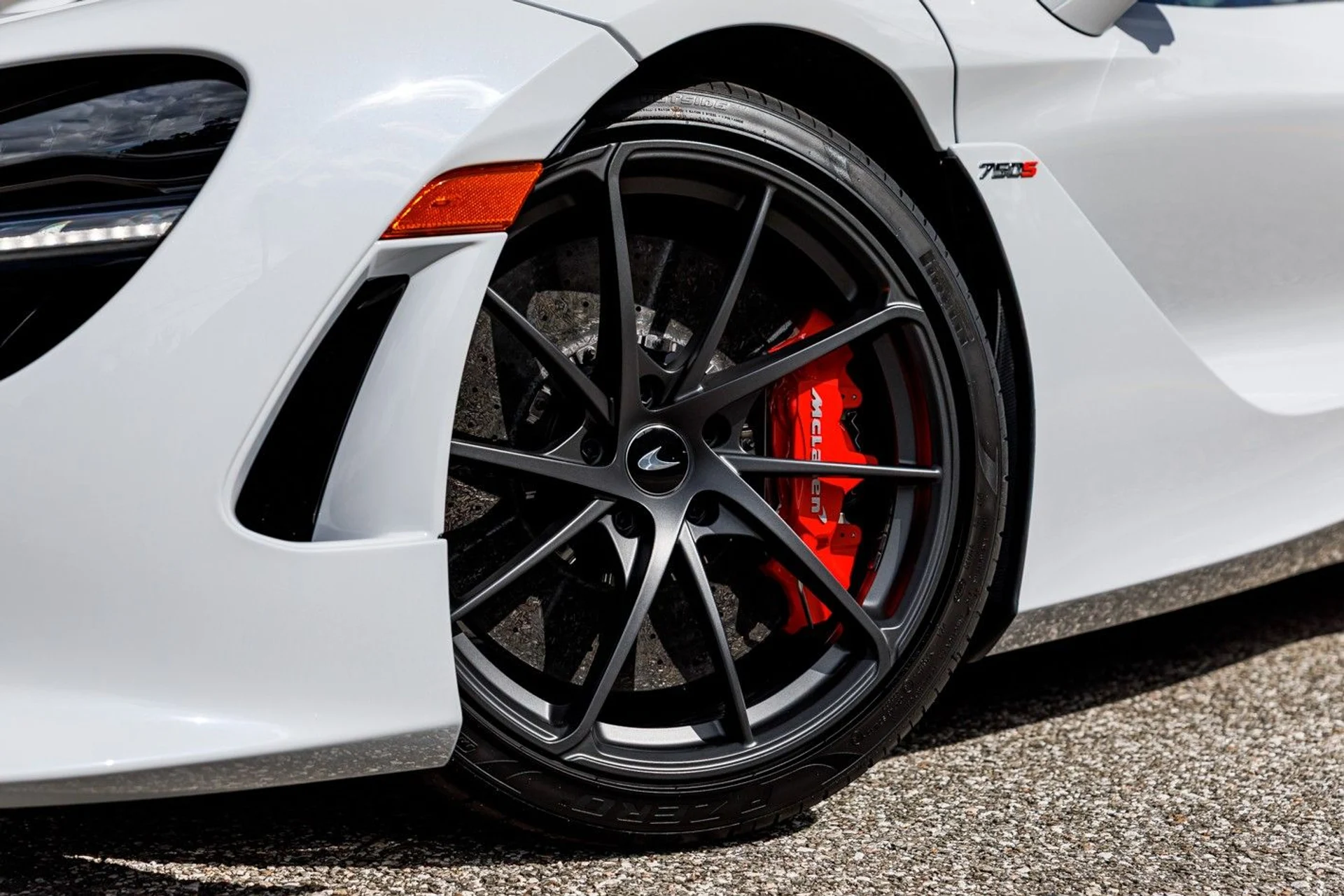 mph017_146600049_616_p18_l_6561ec04f9