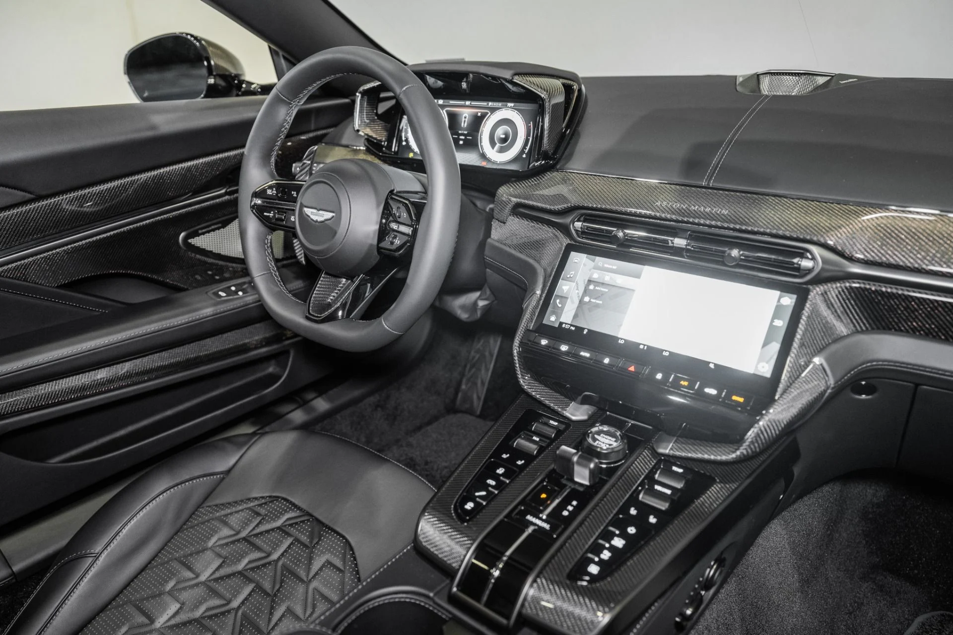 mph017_1471671450_New_2027_ASTON_MARTIN_VANQUISH_1787330062_3ba80a2148