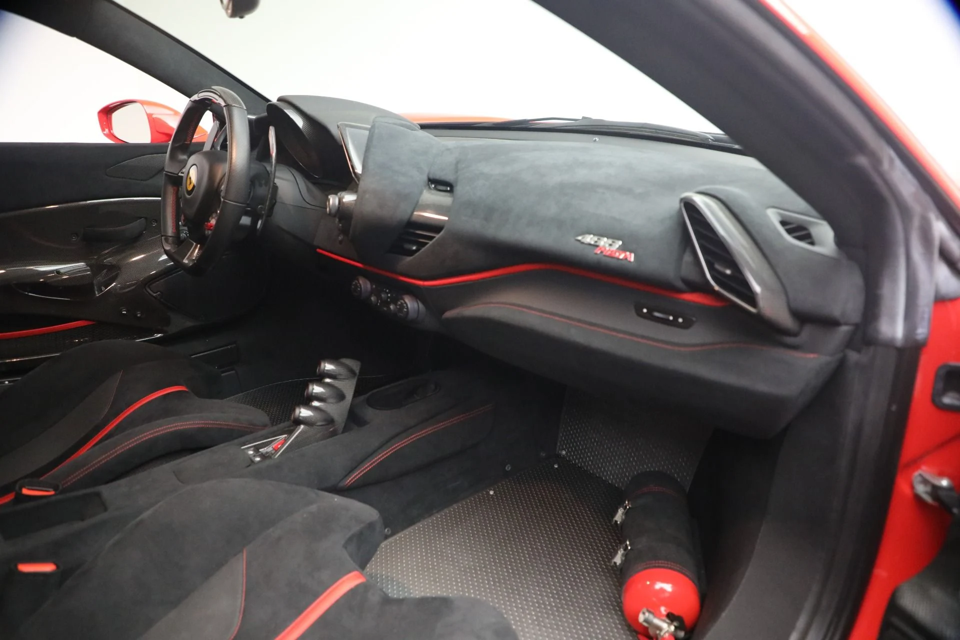 mph017_1472086567_Used_2019_Ferrari_488_Pista_1777044091_75c75410eb