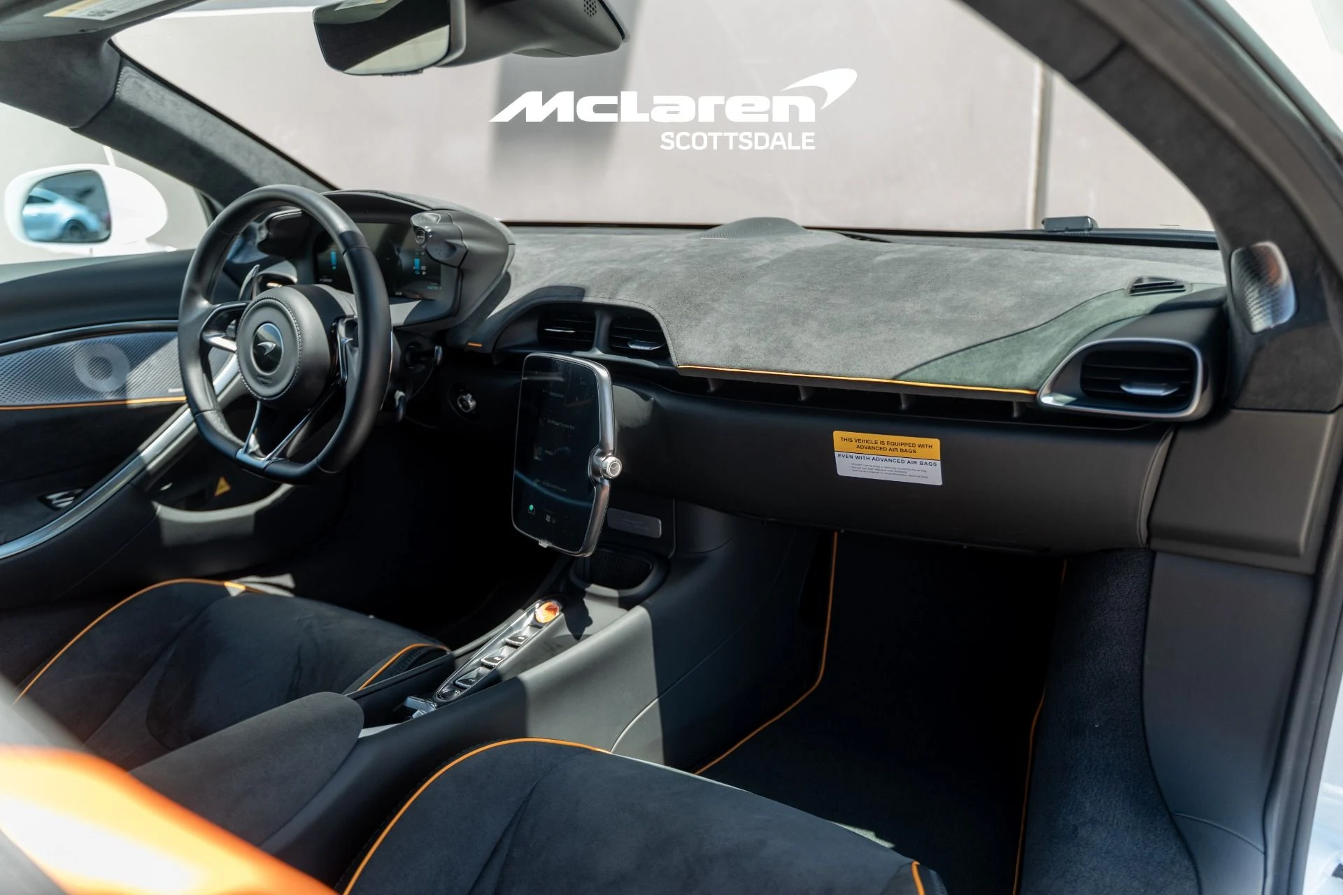 mph017_1472227632_Used_2026_MCLAREN_ARTURA_1781288579_6ba4bae107