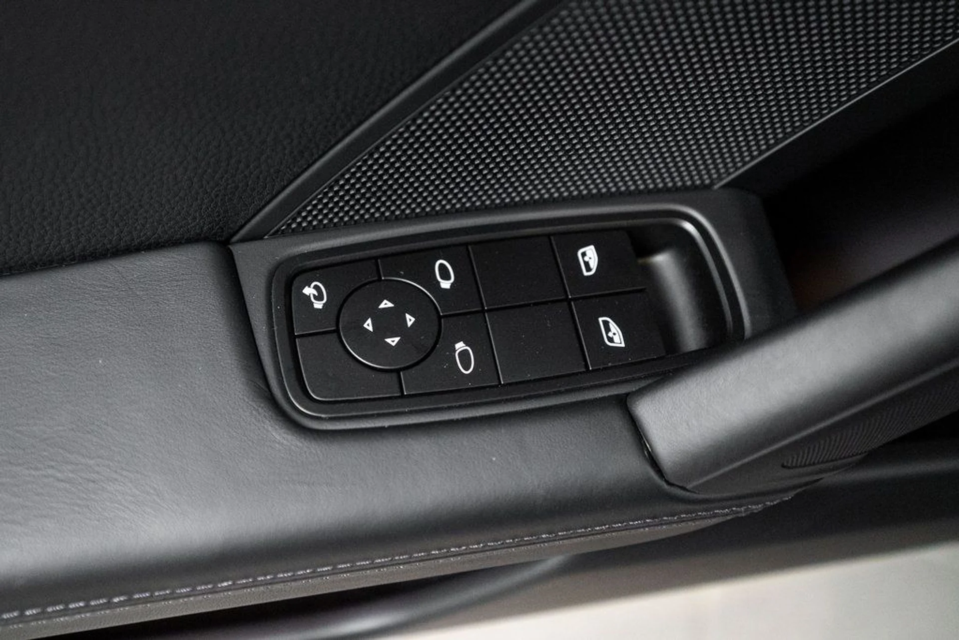 mph017_148037769_284c990eef10d5ed5f65eecc29026587_1c655181e3