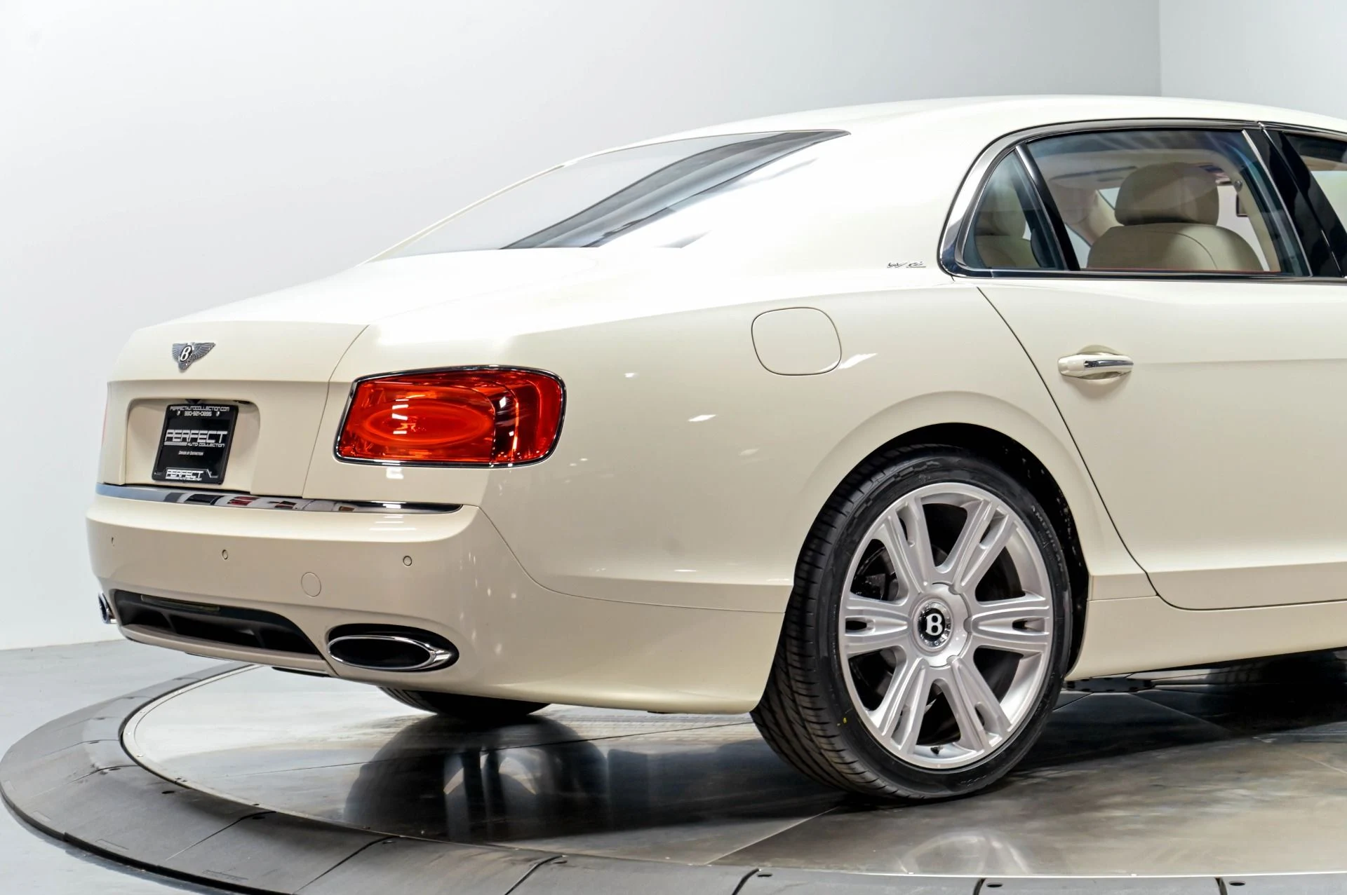 mph017_1482379719_Used_2016_Bentley_Flying_Spur_W12_1781280986_72165d7573
