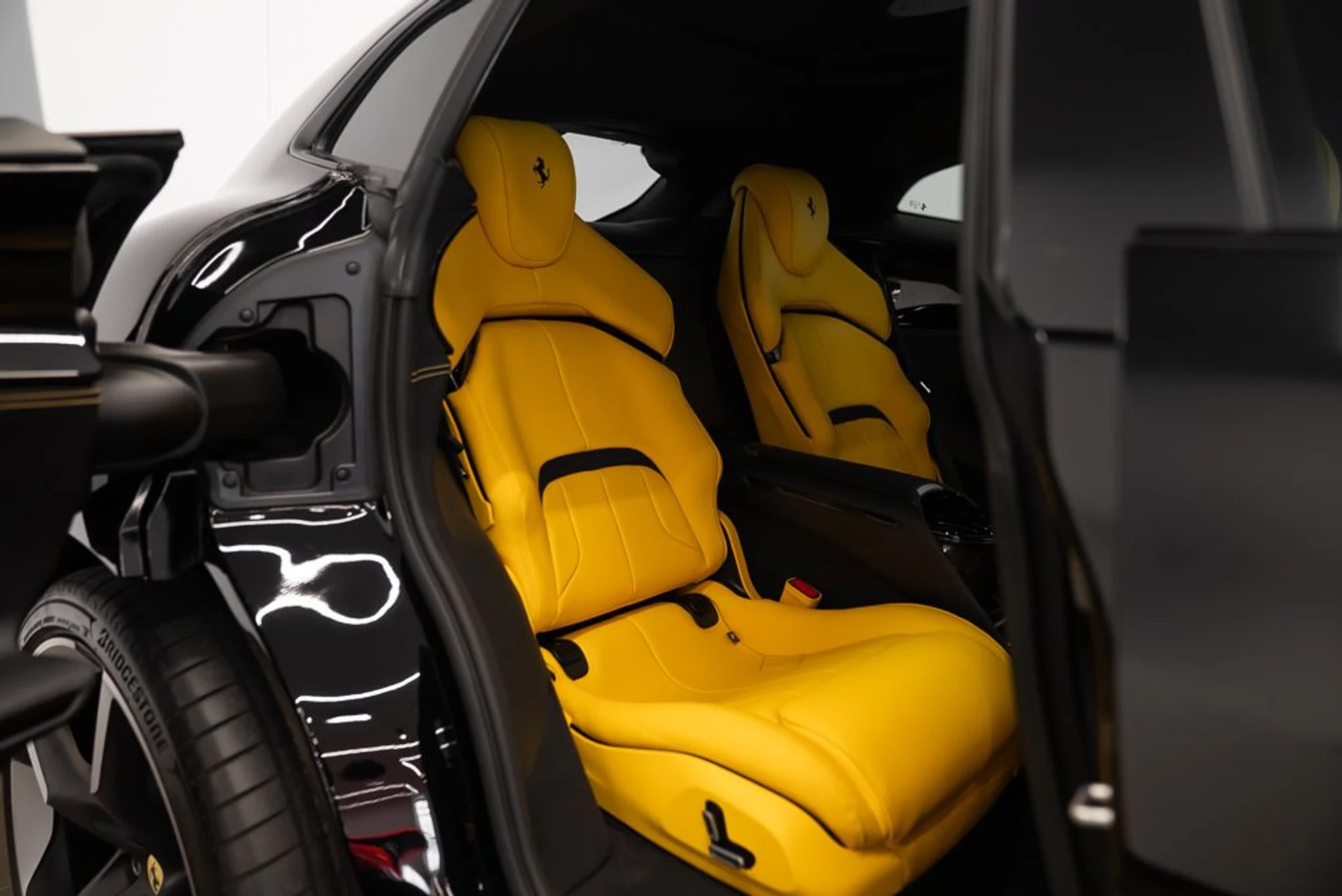 mph017_1482632289_ferrari_purosangue_2026_cce58d1d78