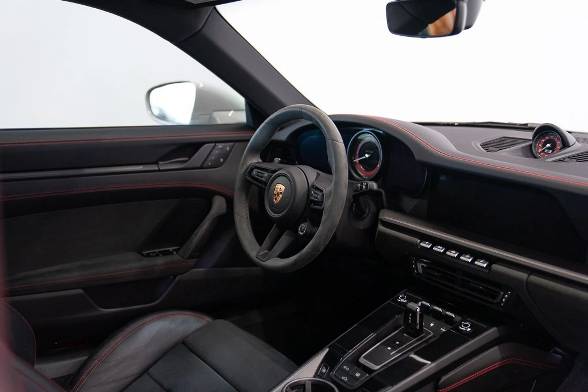 mph017_1483273208_porsche_911_2023_jpg_v_1770126807_fe345f3d65