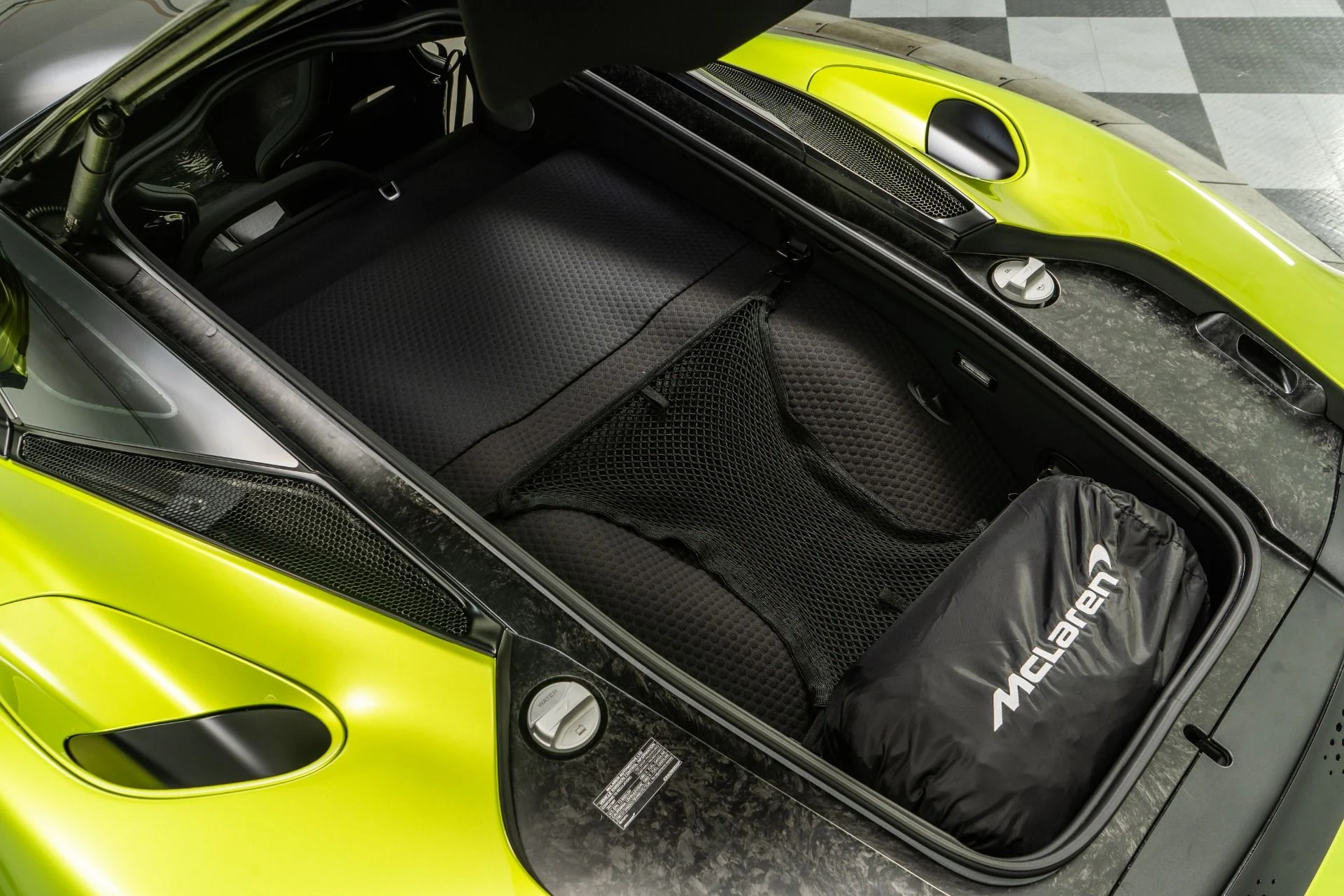 mph017_1488265481_Used_2023_Mc_Laren_GT_Luxe_1755025490_b6b3c81849