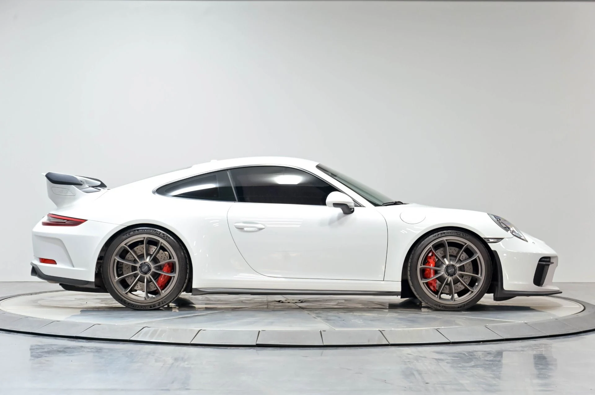 mph017_1489922989_Used_2018_Porsche_911_GT_3_1778195074_f339903094