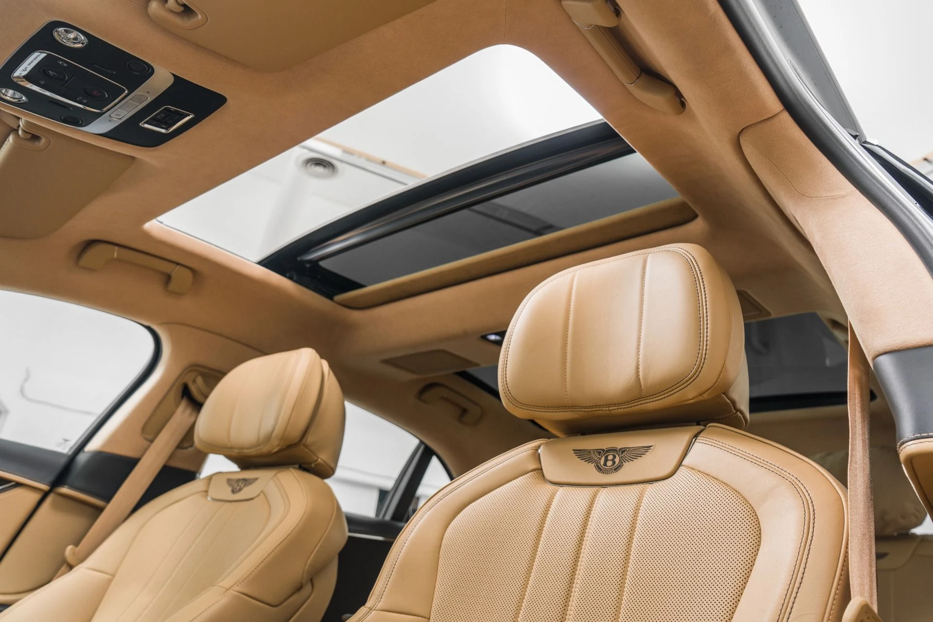 mph017_1502965208_Used_2023_Bentley_Flying_Spur_Hybrid_Four_Seat_Comfort_Specification_Contrast_Piping_and_Stitching_1772036721_611e20eb84