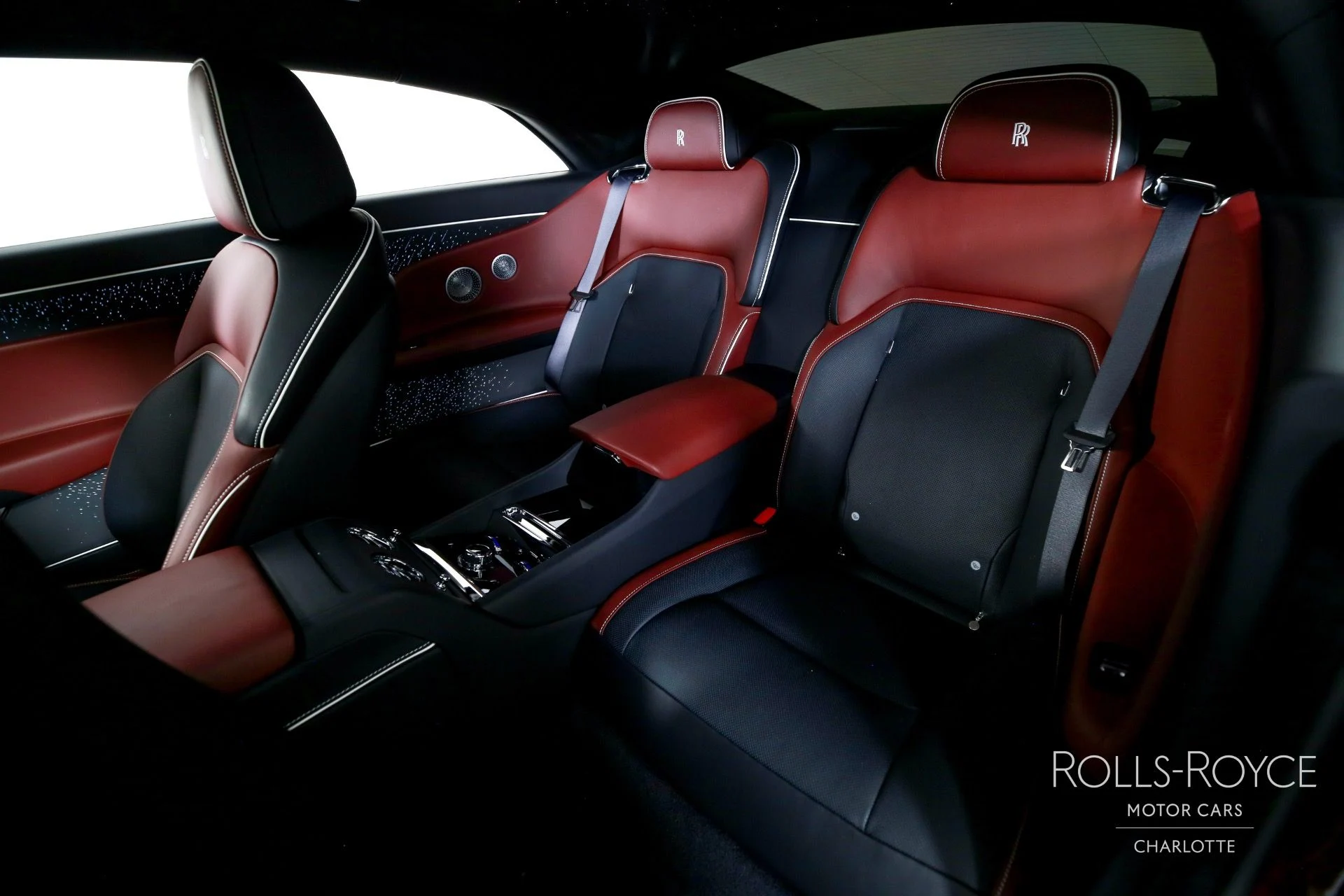 mph017_1505117680_Used_2024_Rolls_Royce_Spectre_1750451753_958b3ba09d
