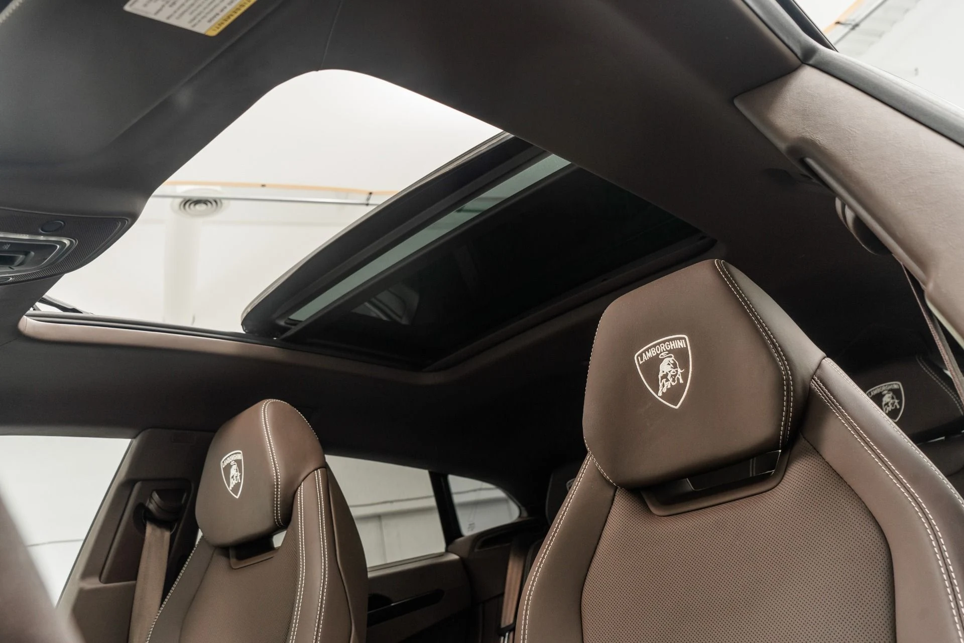 mph017_1515639316_Used_2022_Lamborghini_Urus_1793135043_f50771bd4e