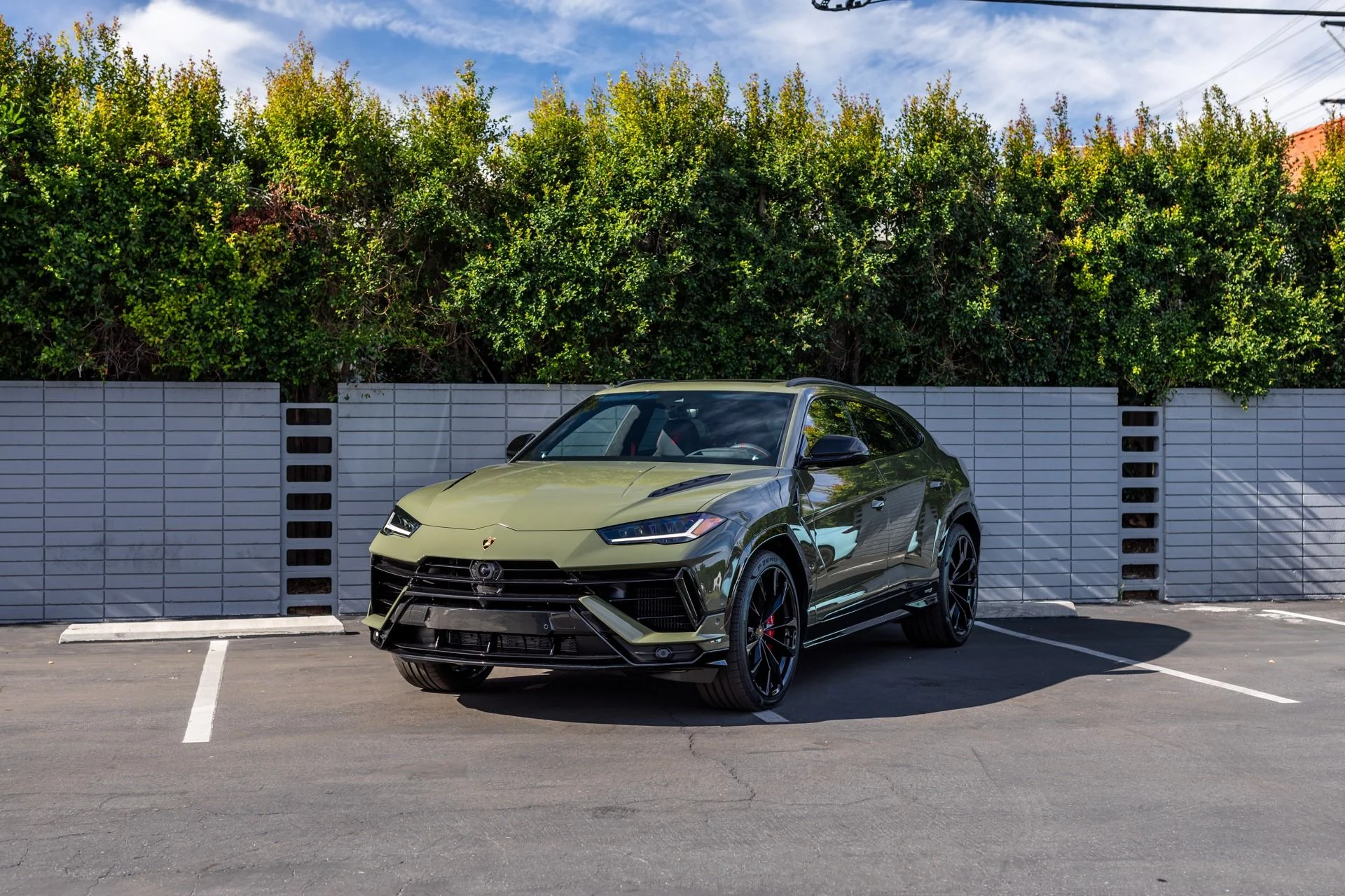 mph017_1526491481_Used_2023_Lamborghini_Urus_S_1764103574_e891c158c5