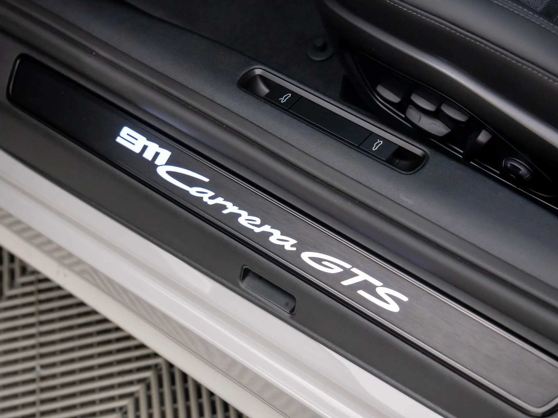 mph017_1534530814_1a401664d92daf671ef3f21bd8a7e0a1x_26d3ee1d99