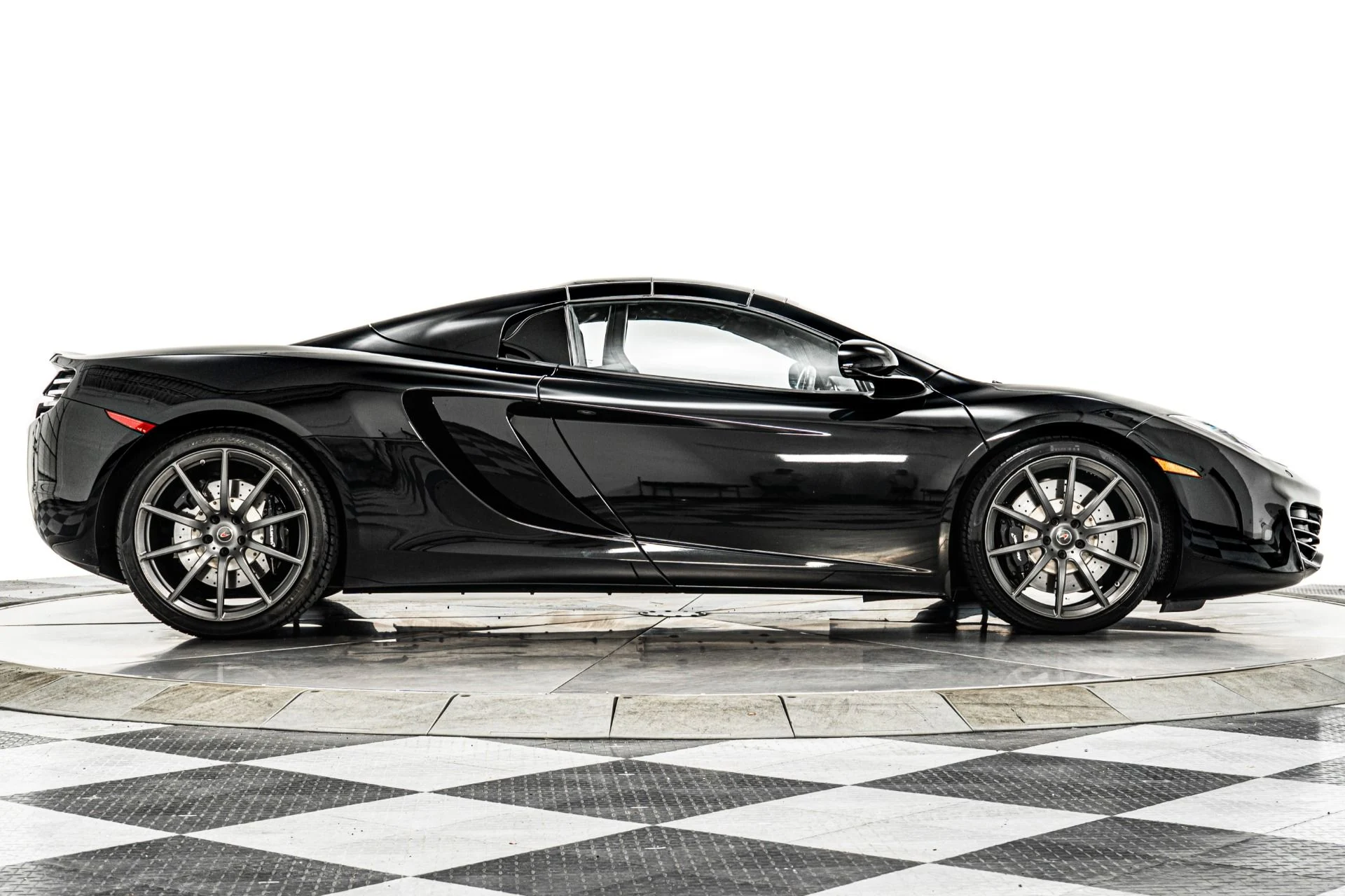 mph017_1539314718_Used_2013_Mc_Laren_MP_4_12_C_Spider_Low_Miles_Super_Lightweight_Wheels_Stealth_Pack_1758231288_eeb98937b8