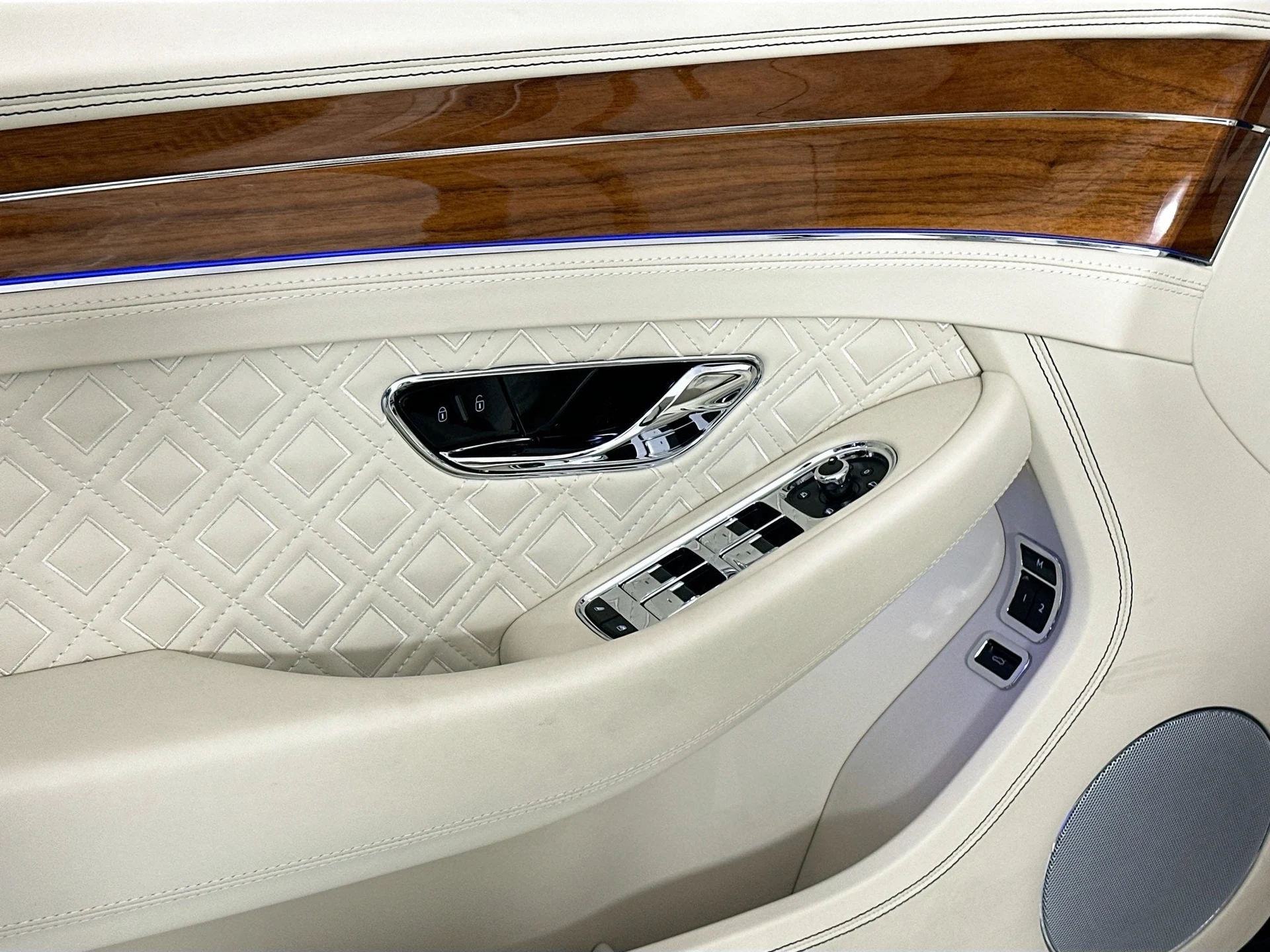 mph017_1541200707_18_acab6af329