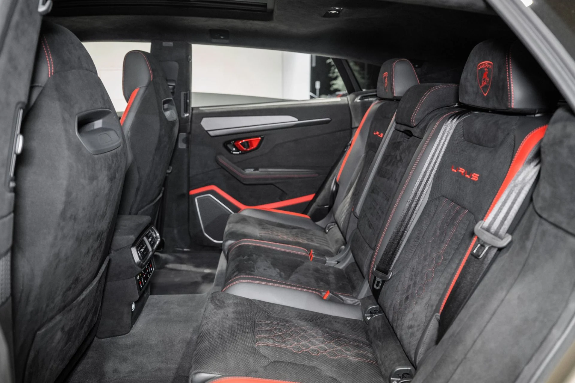 mph017_1542618398_Used_2024_Lamborghini_Urus_Performante_1777998888_a0a5e92ea0