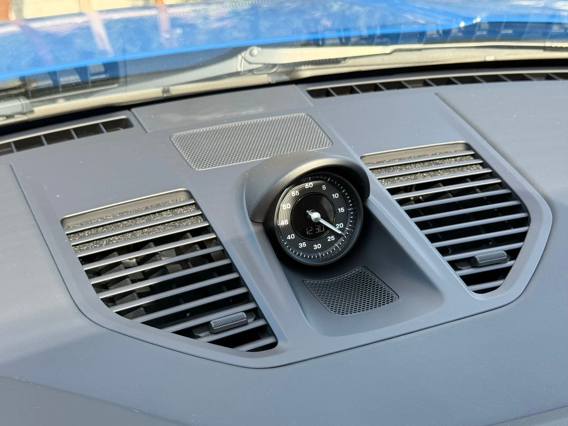 mph017_154327071_a9825a19c03bc069471e2029bcbda766_ed96923480