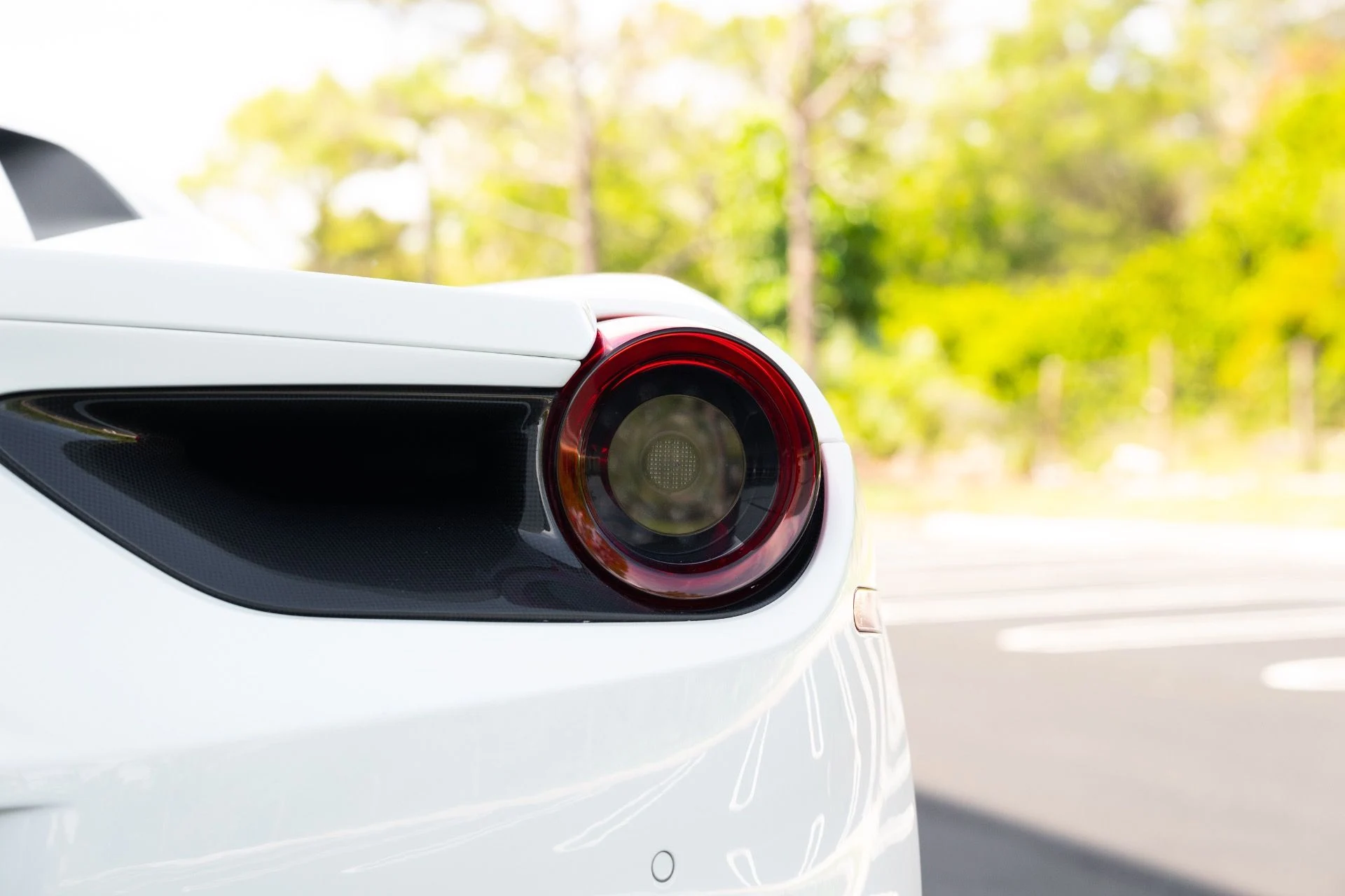 mph017_154359793_Used_2017_Ferrari_488_GTB_1776194926_65efd85e2d