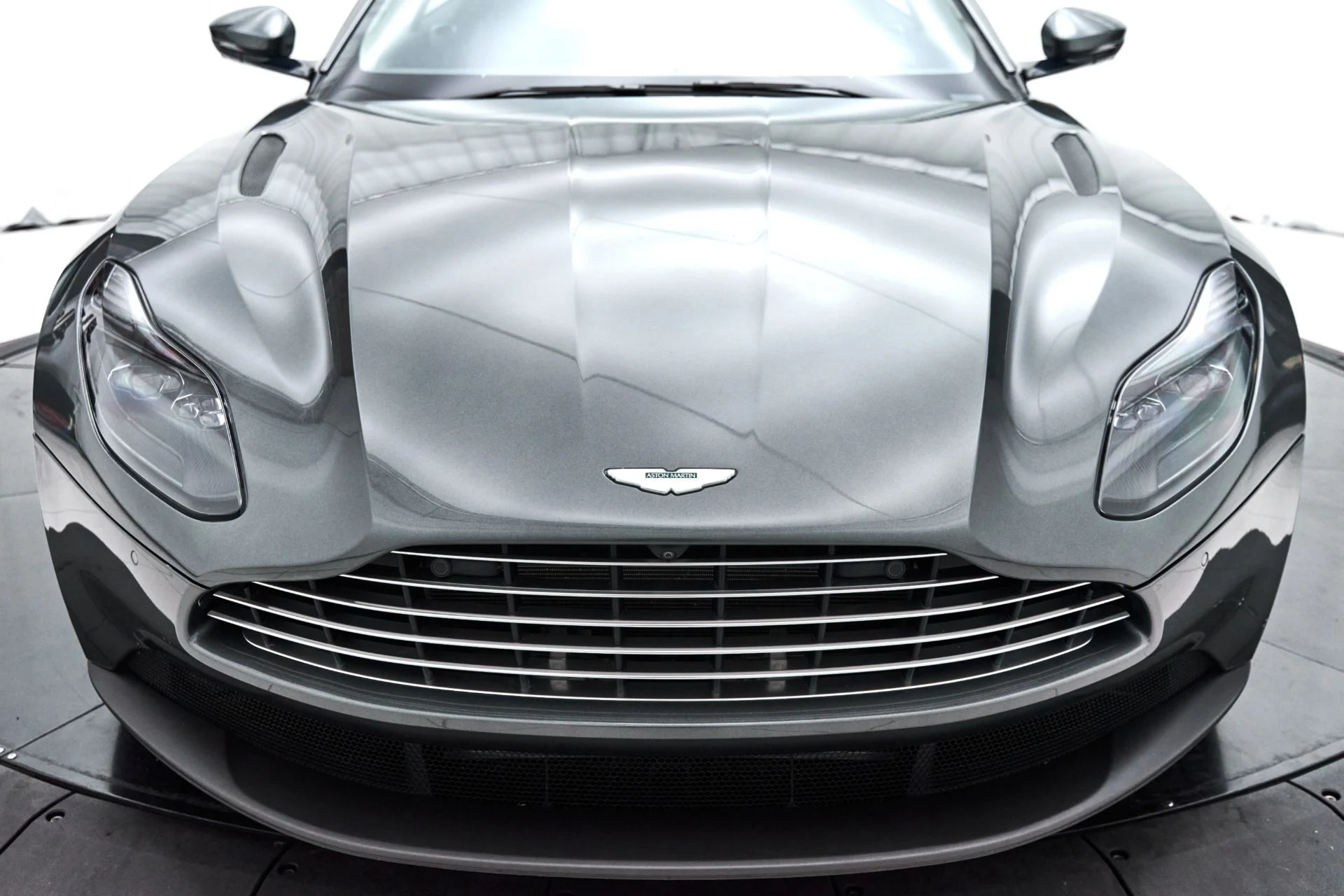 mph017_1543949846_Used_2019_Aston_Martin_DB_11_Base_1627672022_d77246a67f