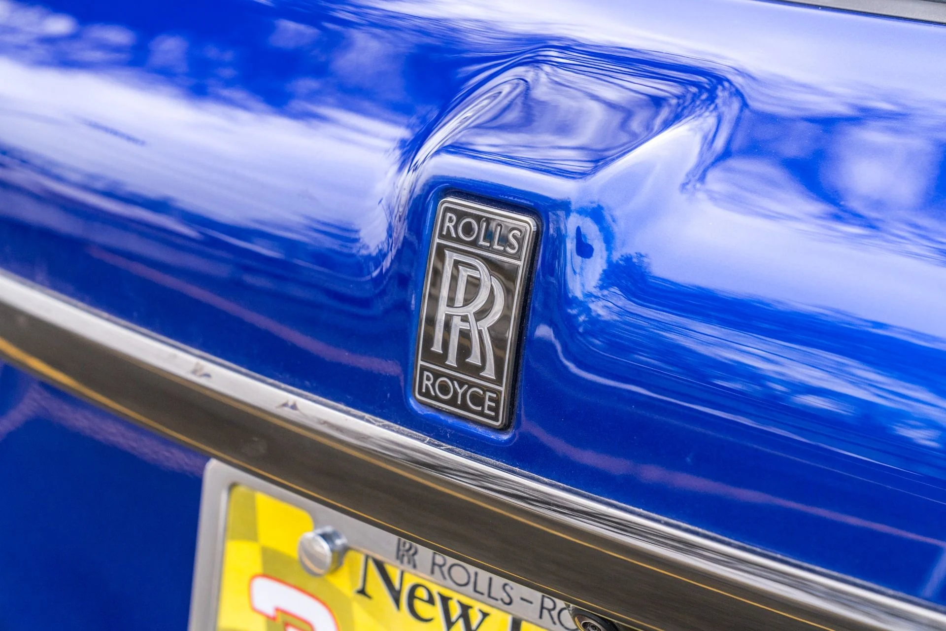 mph017_154637208_Used_2023_Rolls_Royce_Black_Badge_Cullinan_1772494436_cb29980fb6