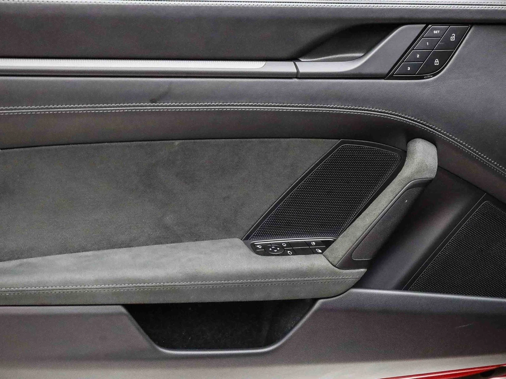 mph017_155672165_bdec39eae7ba09a1ca1becaf39d11292x_3bf016a25b