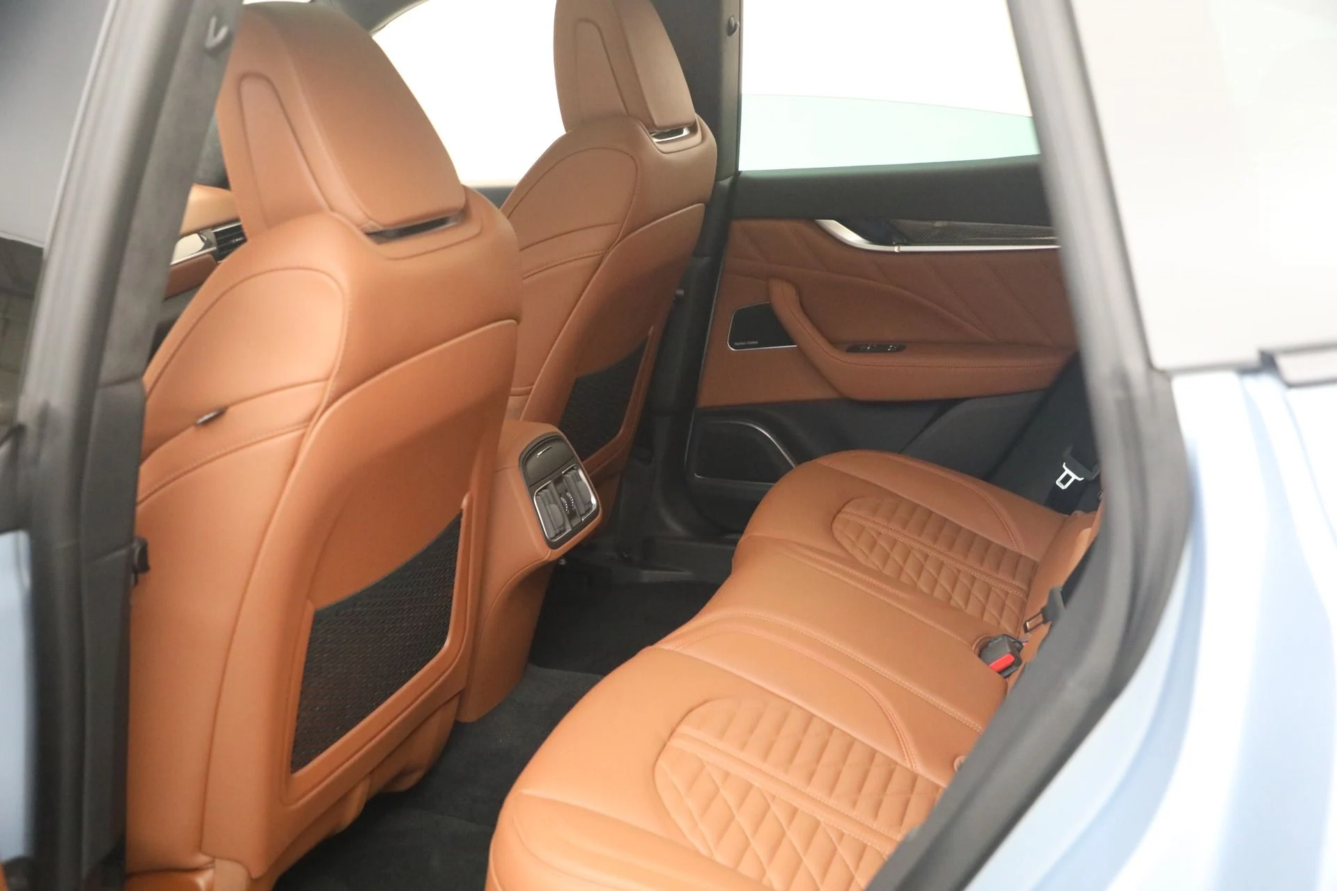 mph017_1561098118_Used_2023_Maserati_Levante_F_Tributo_1764365135_e37edf810c