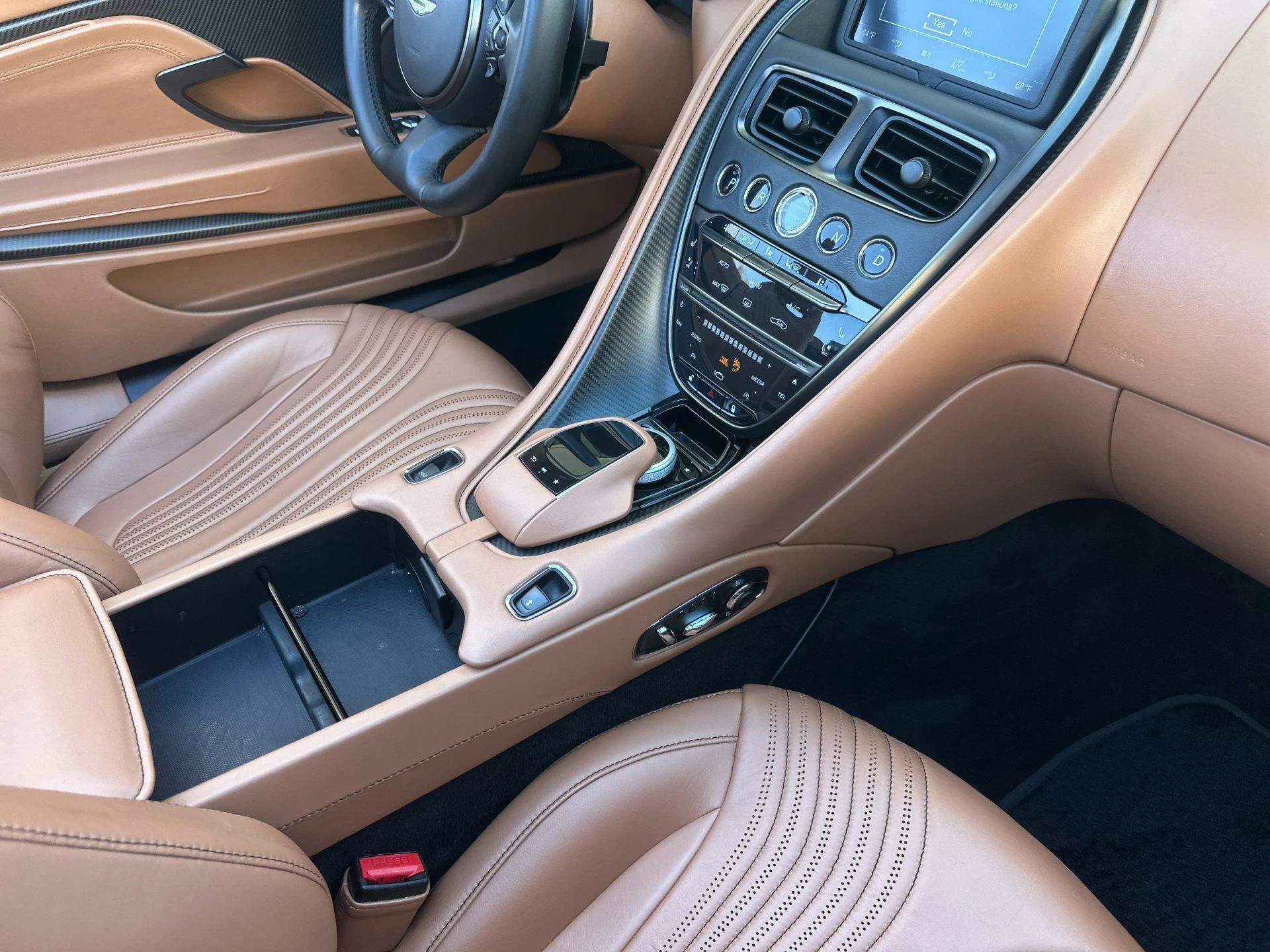 mph017_1565434873_Used_2019_Aston_Martin_DB_11_Volante_1790909274_980af1fe13