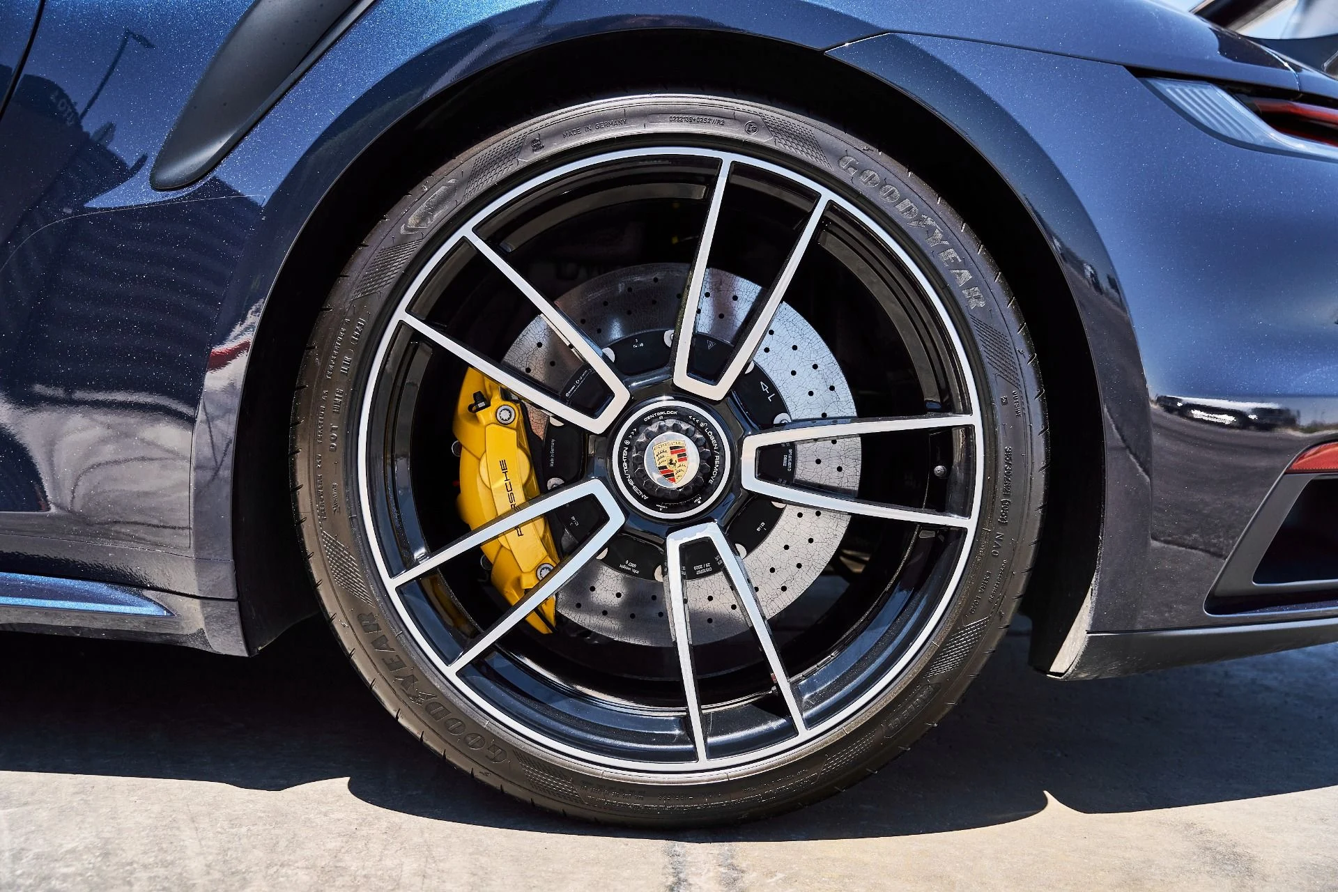 mph017_156633449_Used_2021_Porsche_911_Turbo_S_1780084555_a7766ad317