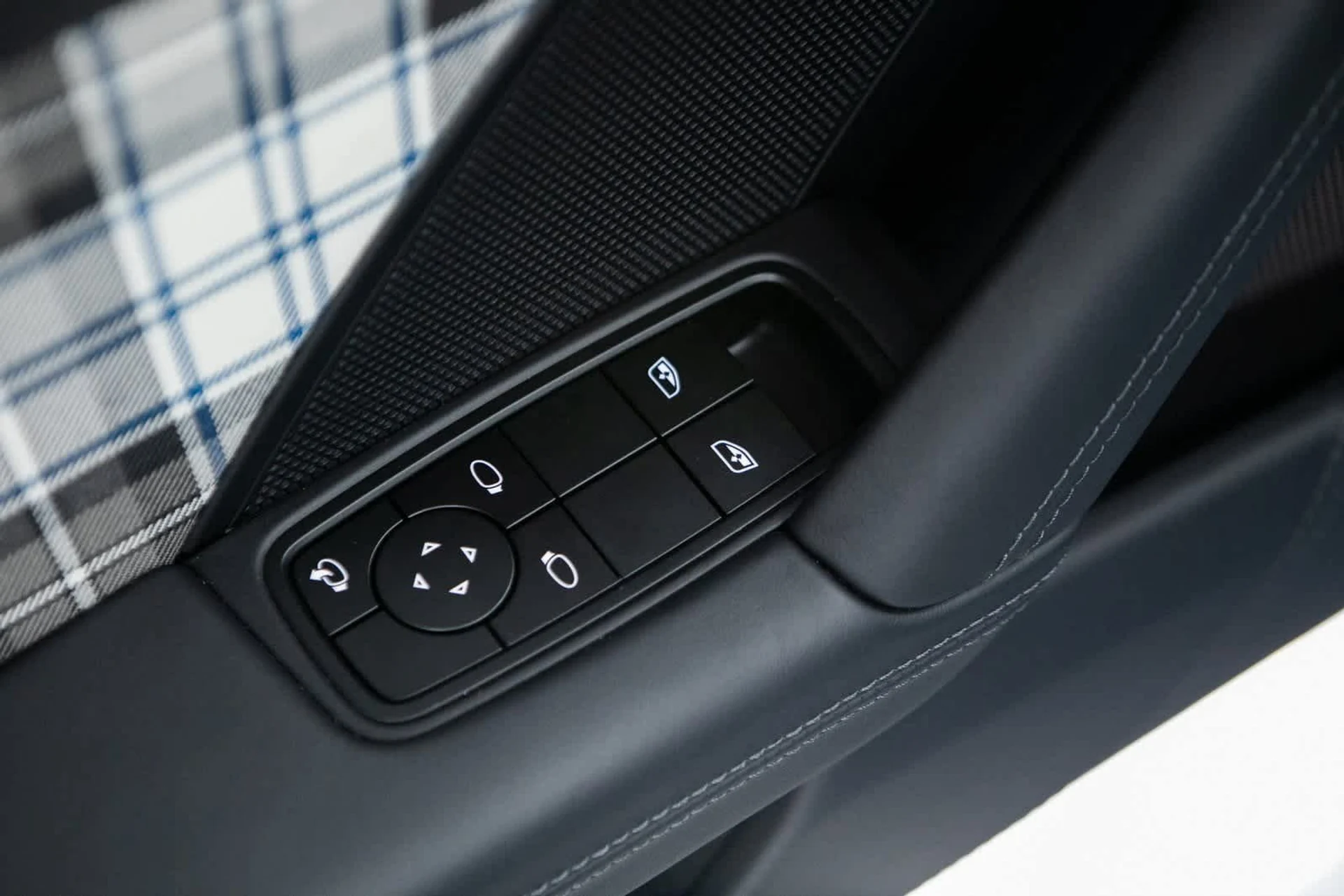 mph017_1566496103_bd335489465b8de0480f8850cf8031e1x_114d54f7c8