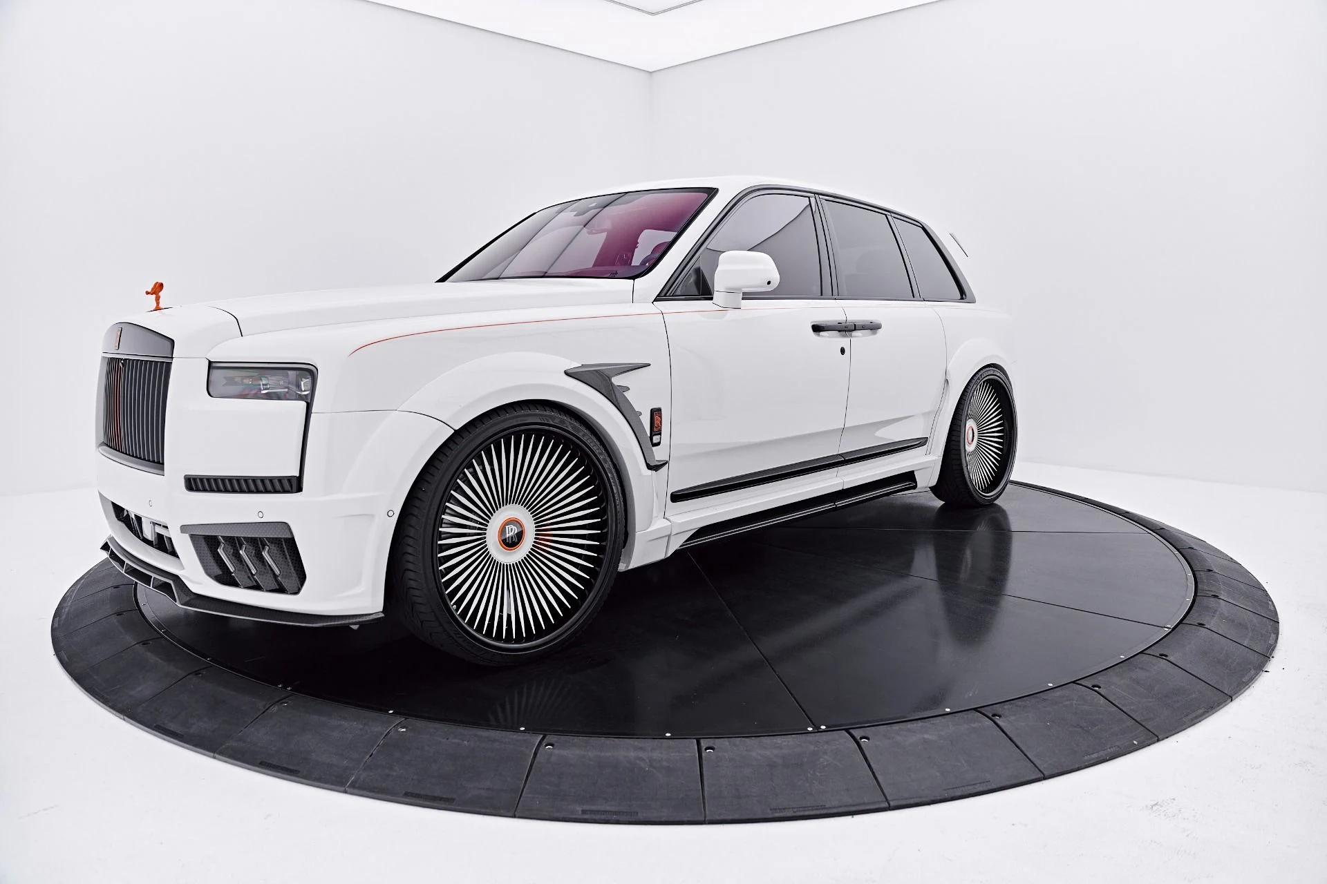 mph017_1570216195_Used_2026_Rolls_Royce_Cullinan_Base_1785200779_bd7cf5b8d6