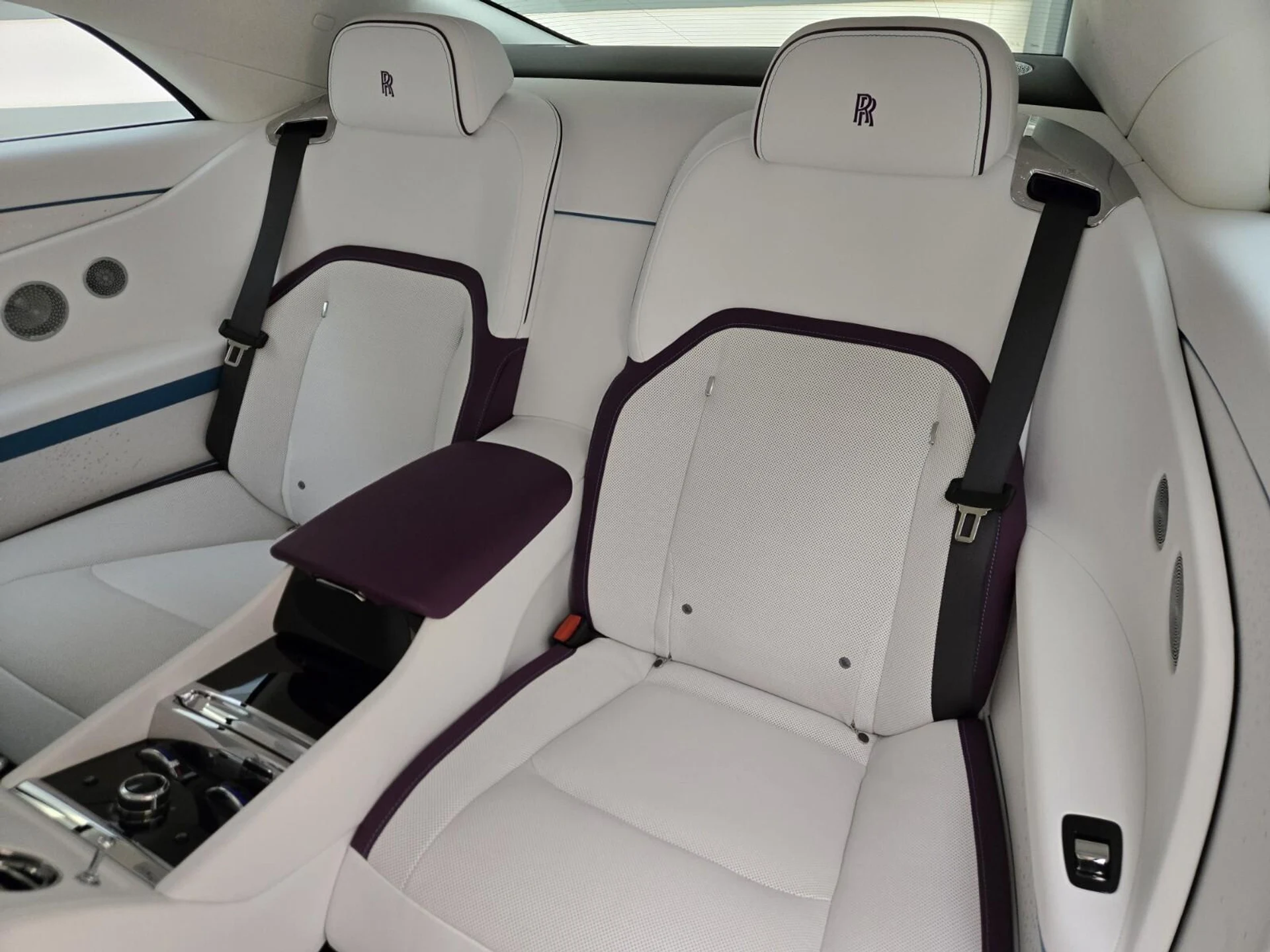 mph017_1577400370_Used_2024_Rolls_Royce_Spectre_1761122027_f8bea48ced