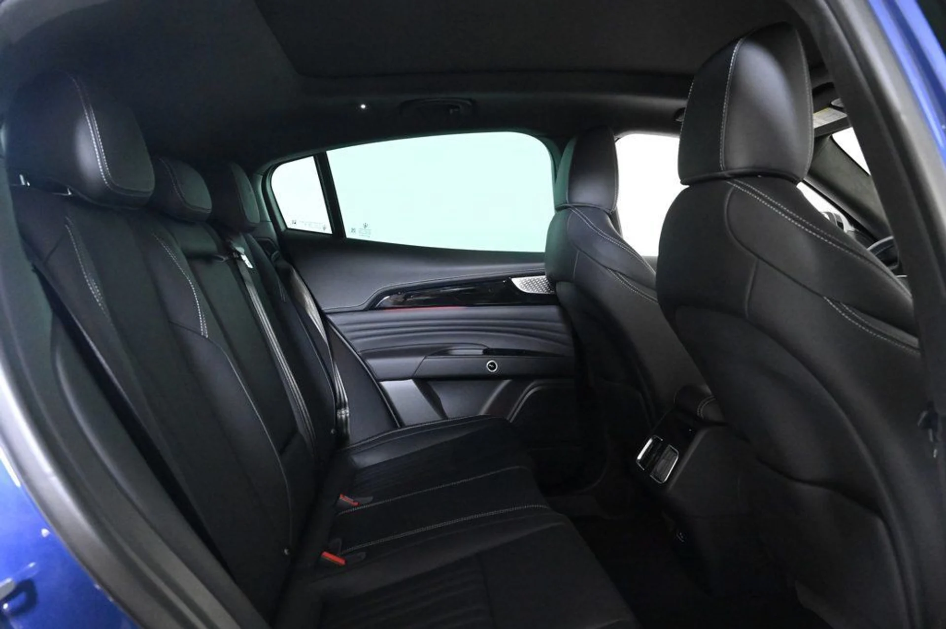 mph017_1578130655_used_2025_maserati_grecale_modena_11350_22945466_17_1024_90c267bd51