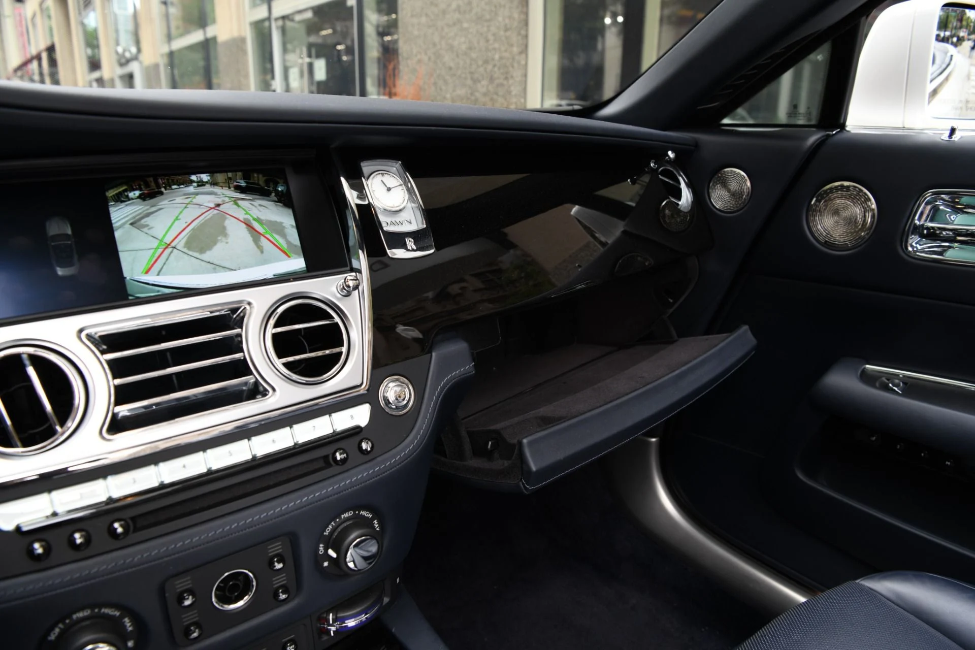 mph017_157946155_10800_p19_l_119ebd4dab