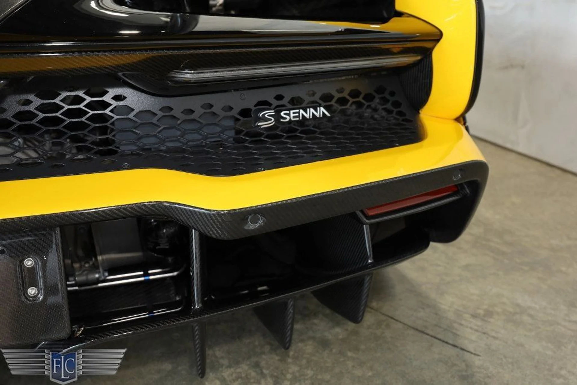 mph017_1584902830_used_2019_mclaren_senna_9689_22907327_18_1024_3a30abce81
