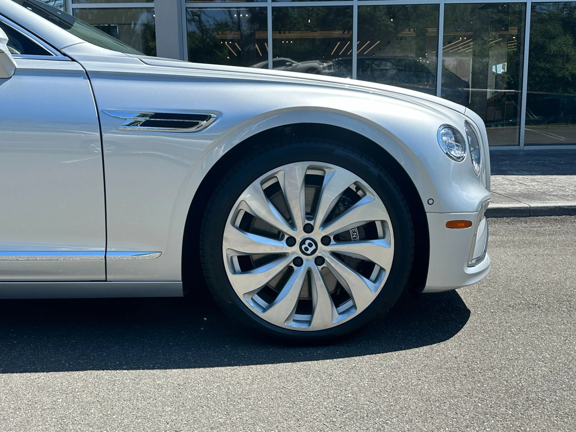 mph017_1590084613_Used_2026_Bentley_Flying_Spur_1784742207_fbace26246