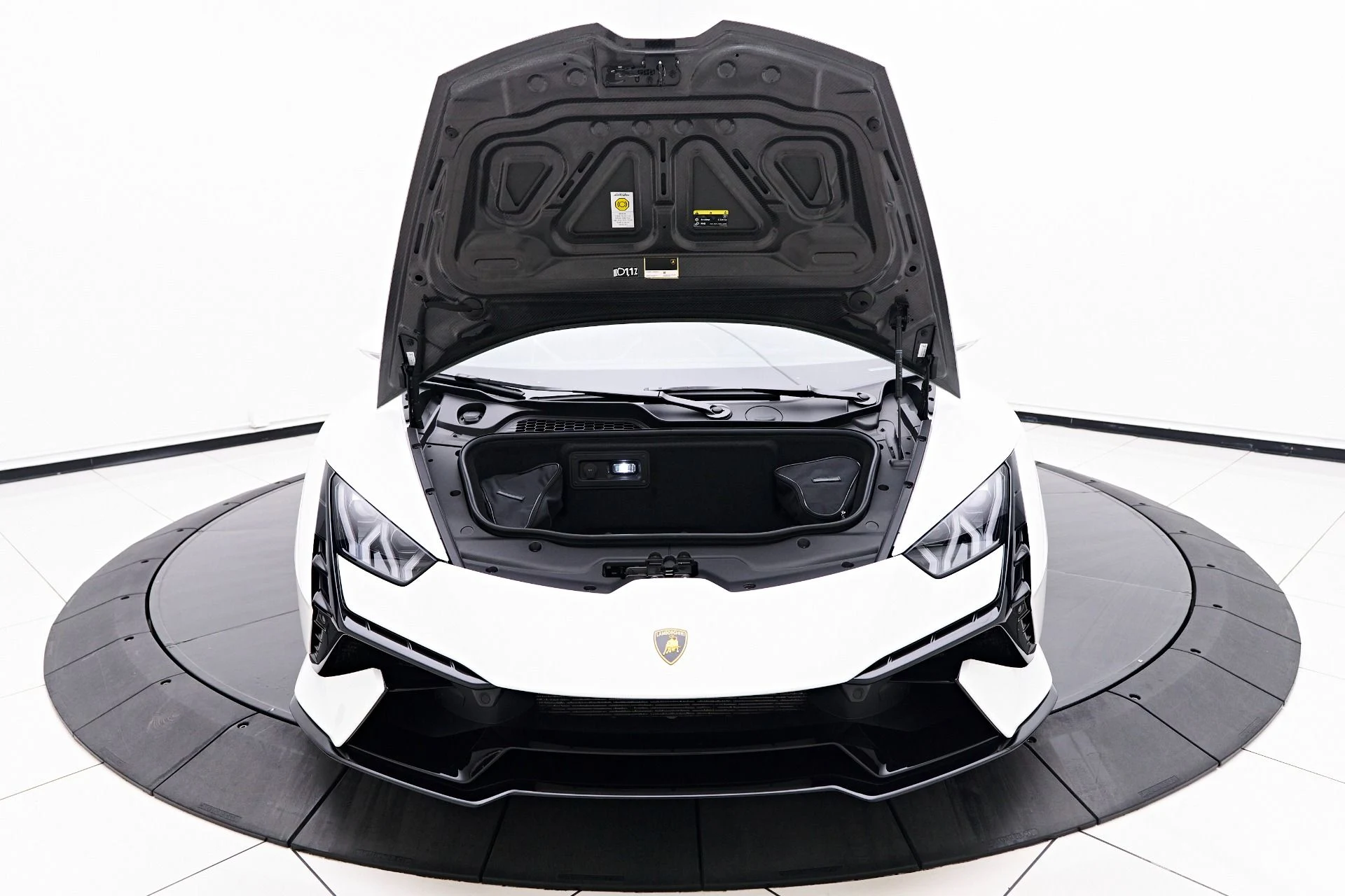 mph017_1590114048_Used_2023_Lamborghini_Huracan_Tecnica_Base_1750384074_84c3d71e12