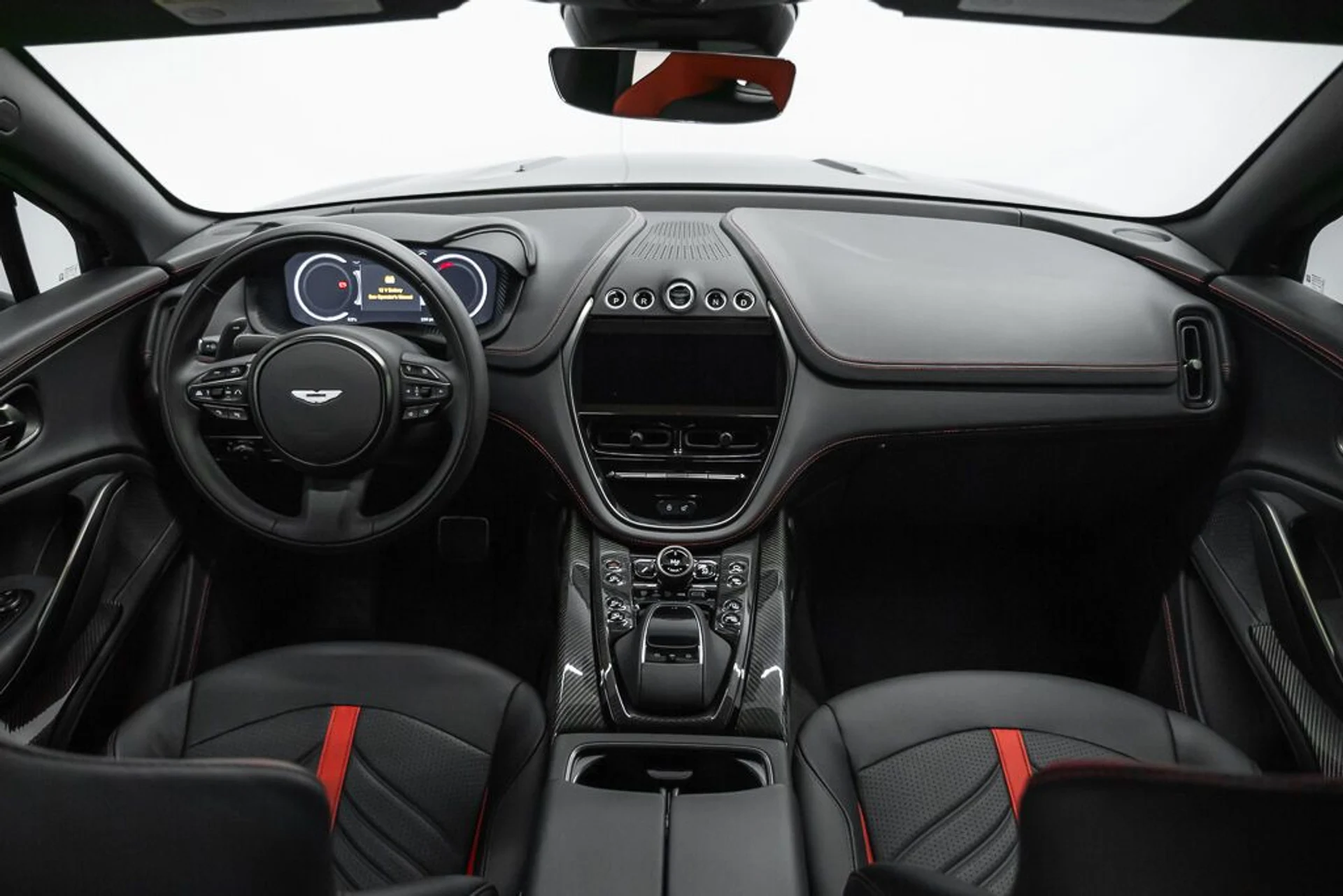 mph017_1595304441_aston_martin_dbx_2023_jpg_v_1754355020_b7b725f9b7