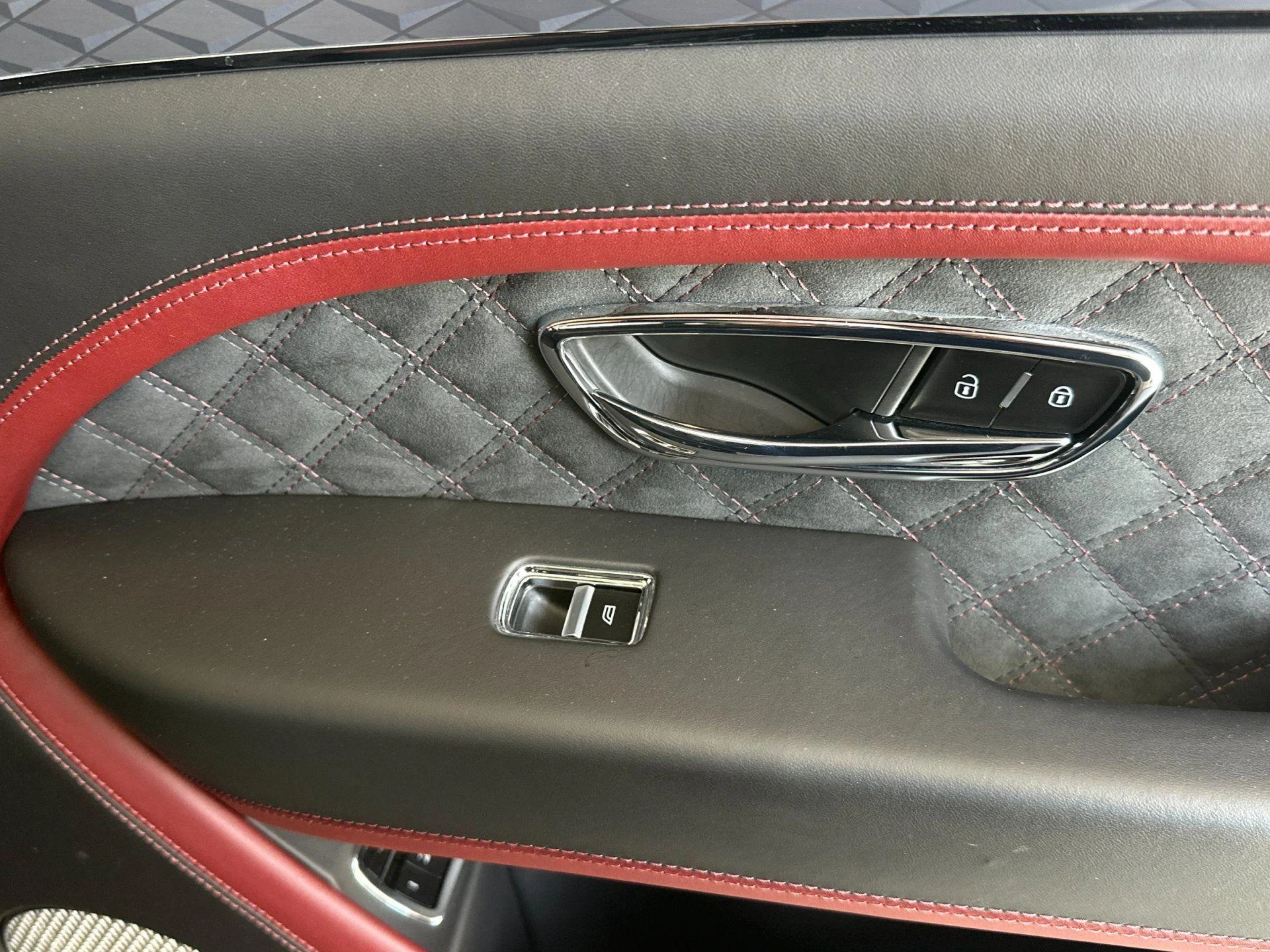 mph017_1596455421_Used_2022_Bentley_Bentayga_Speed_1778660517_3628f080b9