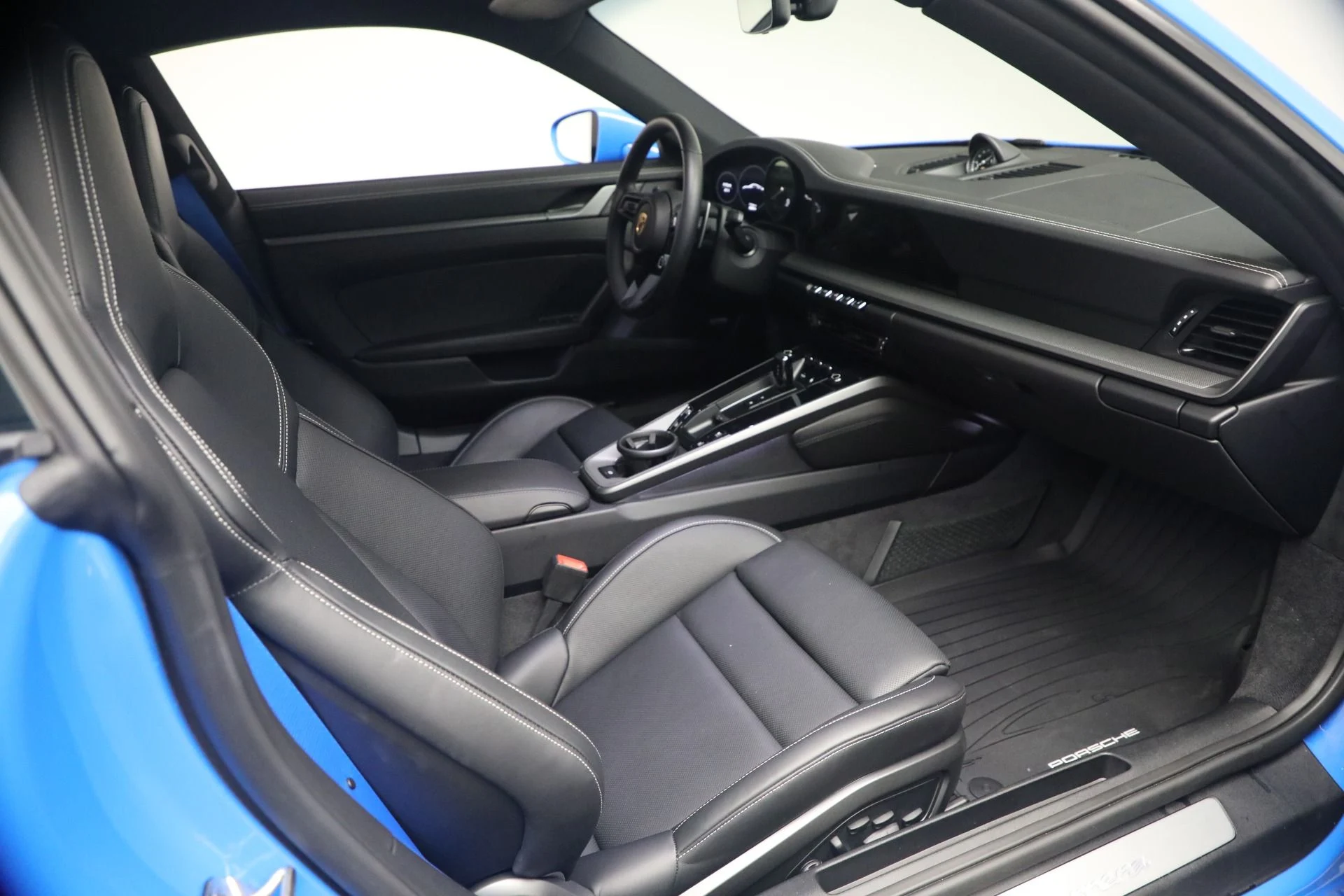 mph017_1602894901_Used_2024_Porsche_911_Carrera_1766253653_91432ae187