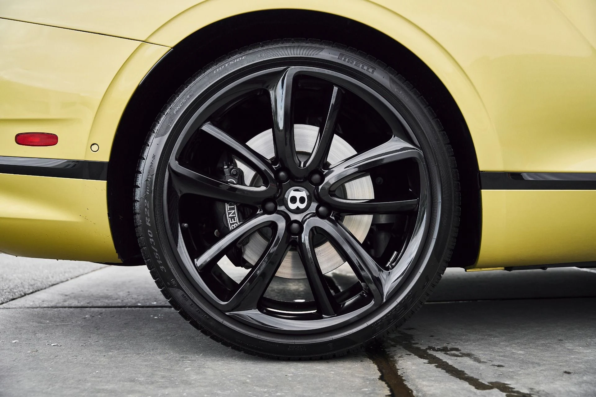 mph017_1605517911_Used_2022_Bentley_Continental_GT_V8_1766800344_58124d0121