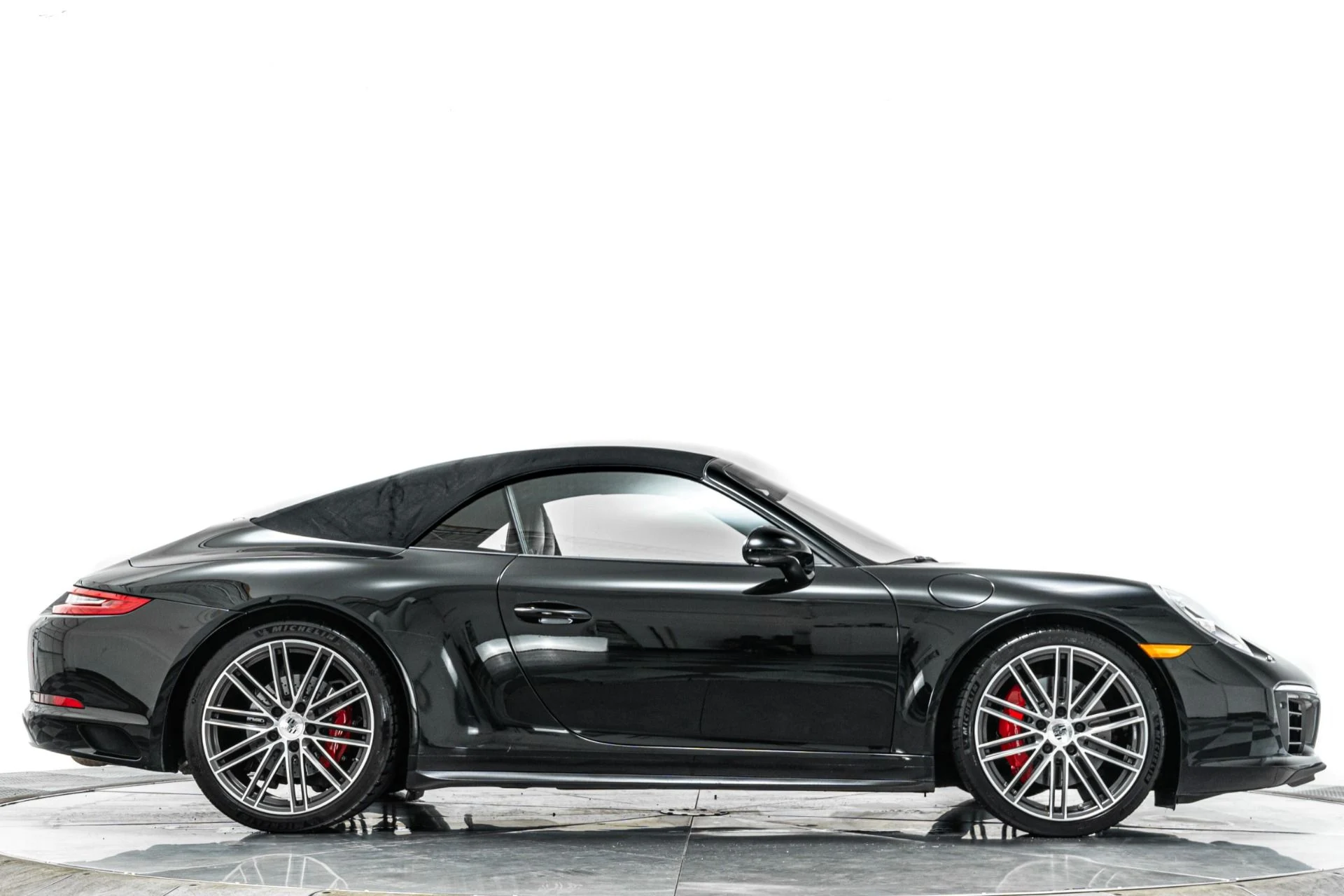 mph017_1609047132_Used_2017_Porsche_911_Carrera_4_S_Cabriolet_1788469959_eb5943030f
