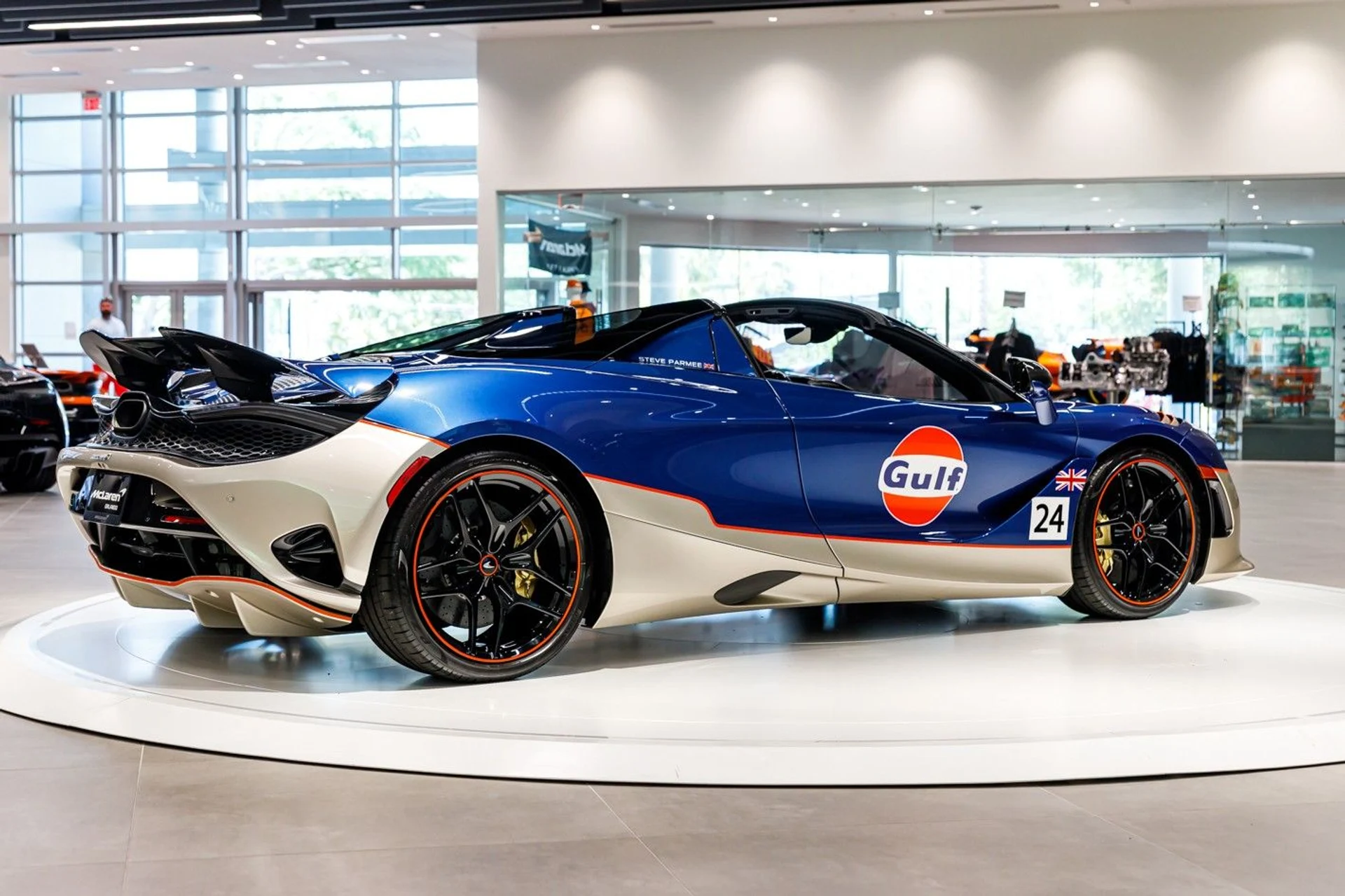 mph017_165024652_430_p18_l_cc94959e73