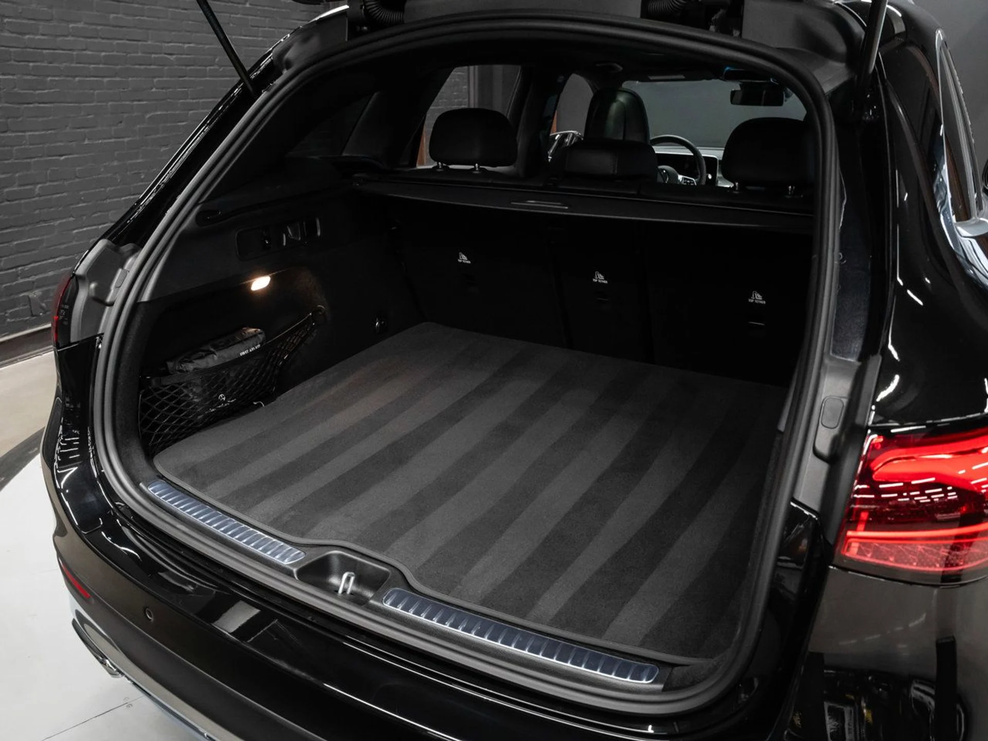 mph017_1650926779_mercedes_benz_glc_2025_c8d04cf7c0