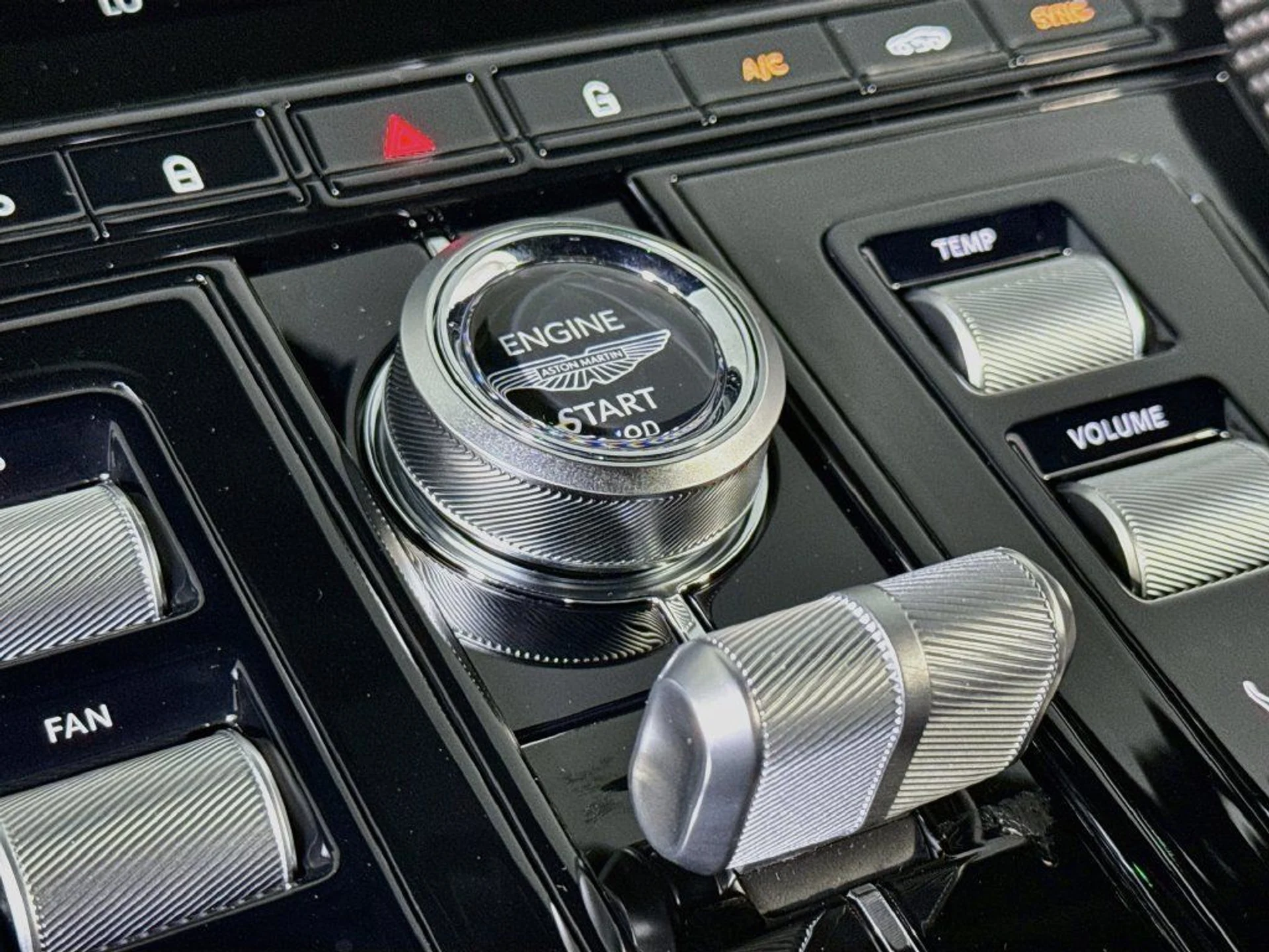 mph017_1651017415_new_2026_aston_martin_db12_scoupe_11350_23086694_19_1024_90e7f05db9