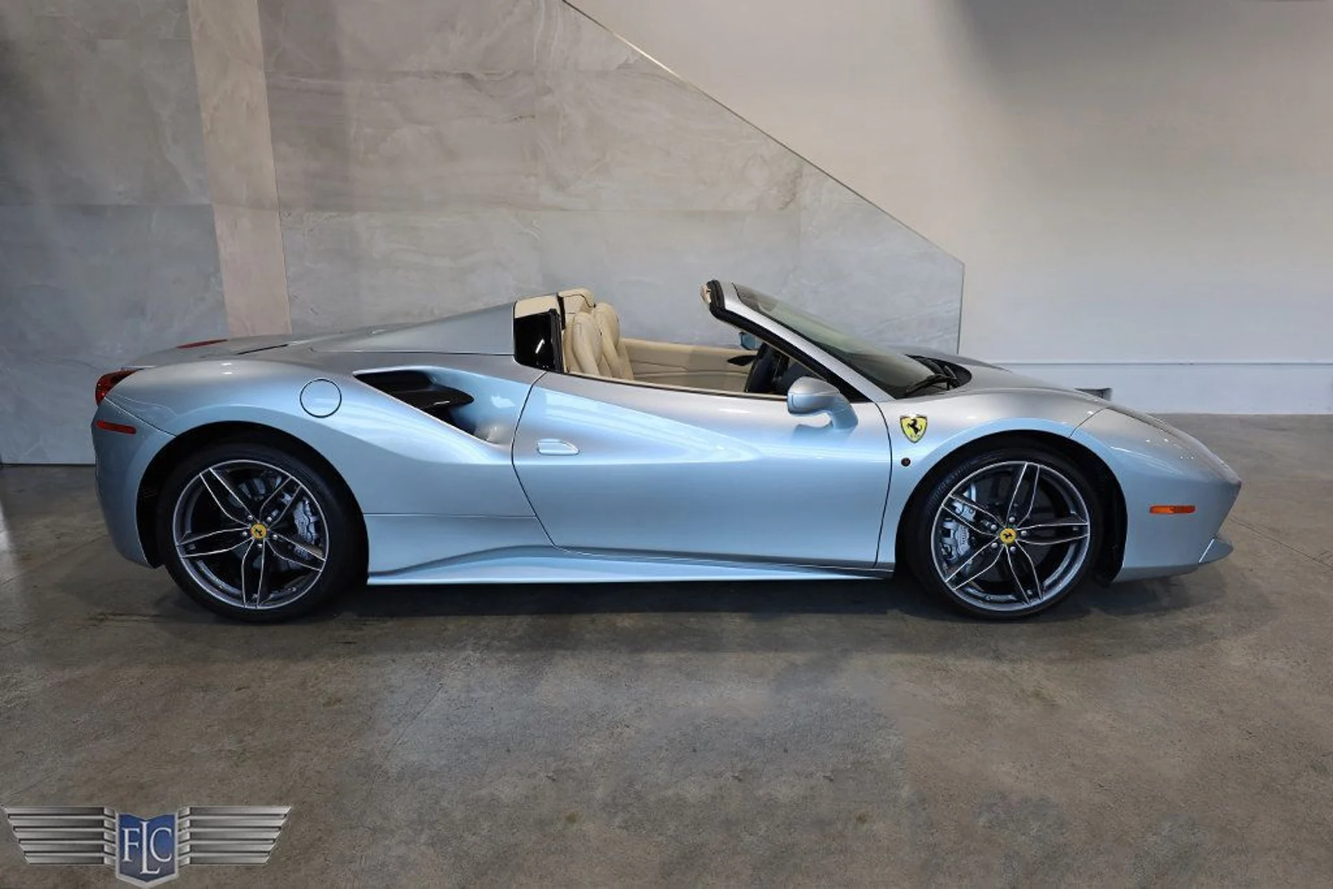 mph017_1659201861_used_2019_ferrari_488_spider_convertible_9689_22967902_18_1024_aed5be30e4