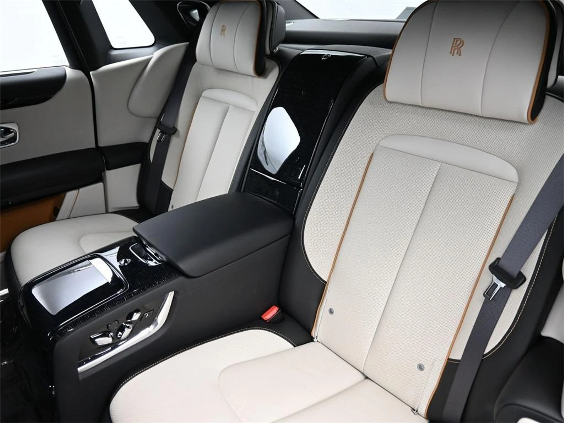 mph017_166604710_HTU_71_Q_Ir2893_T4oehkt0_Gp_XG_0_Y_0a333d3cf8