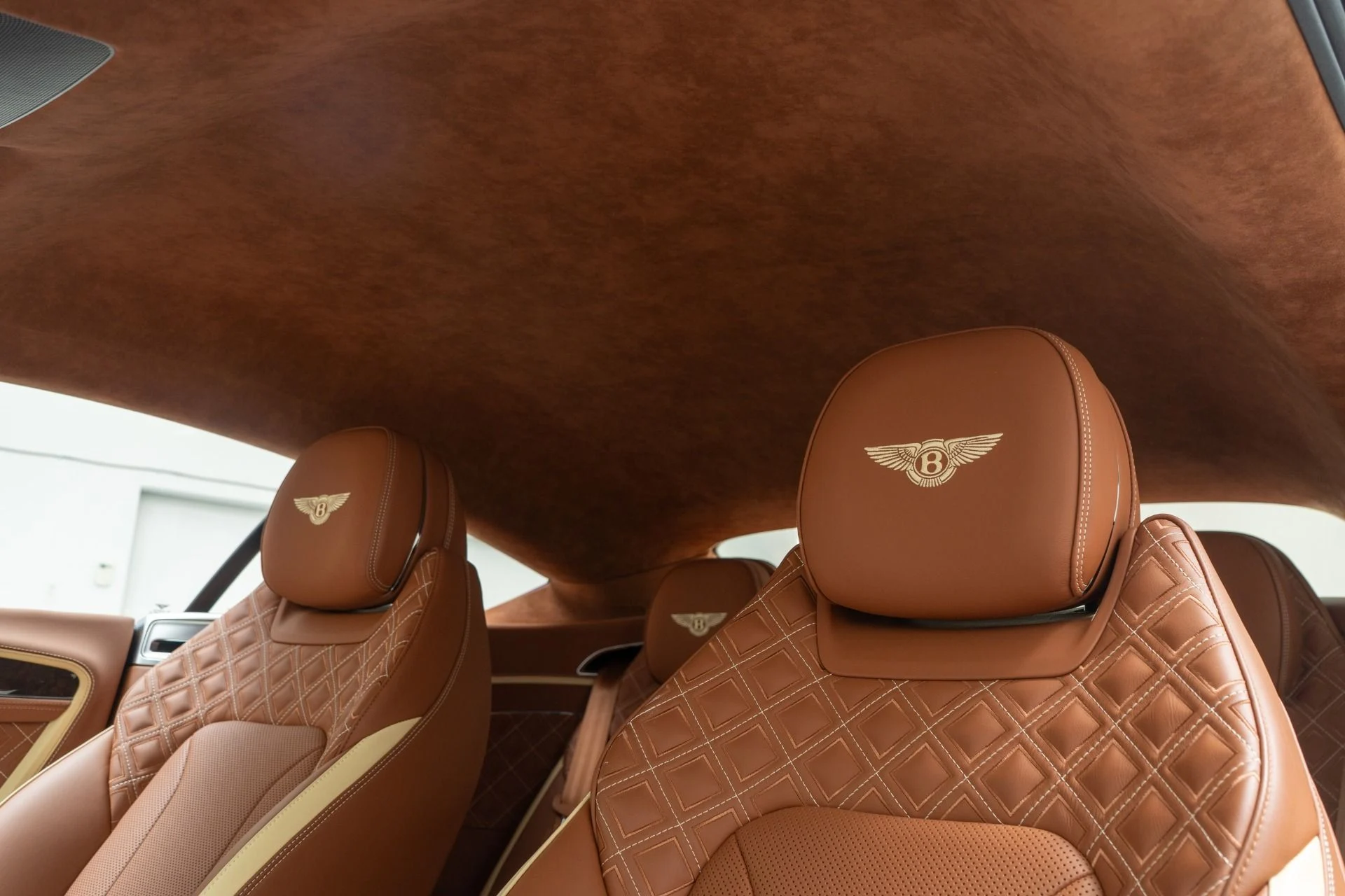 mph017_1666796965_Used_2022_Bentley_Continental_GT_Speed_W12_Power_Rotating_Display_Blackline_Specification_1771438212_792186d9fc